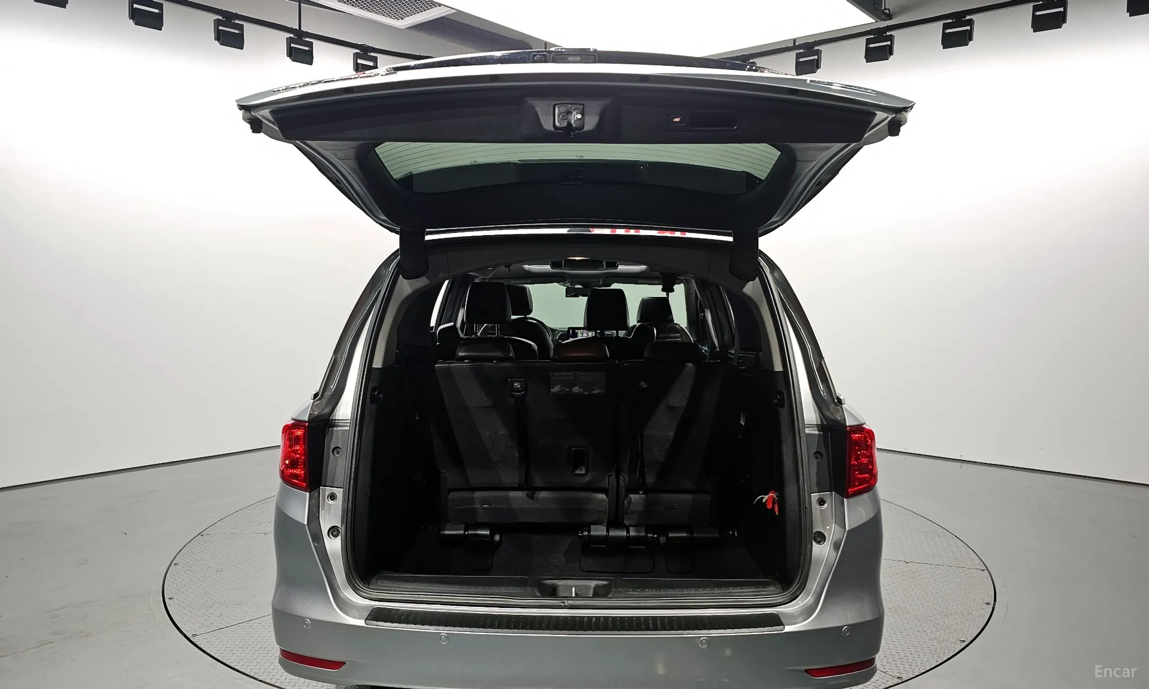 Honda Odyssey превью 20