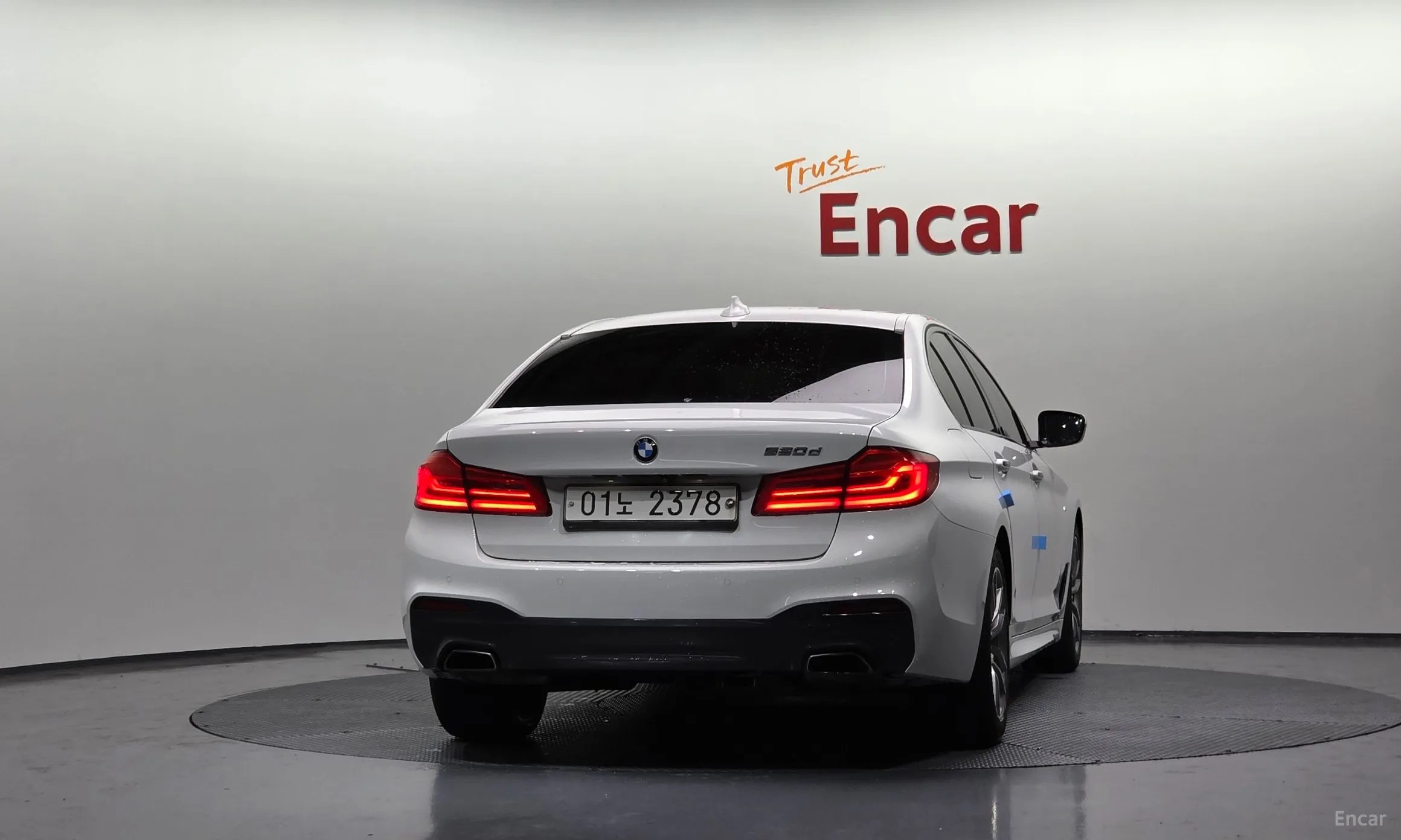 BMW 5 Series (G30) превью 3