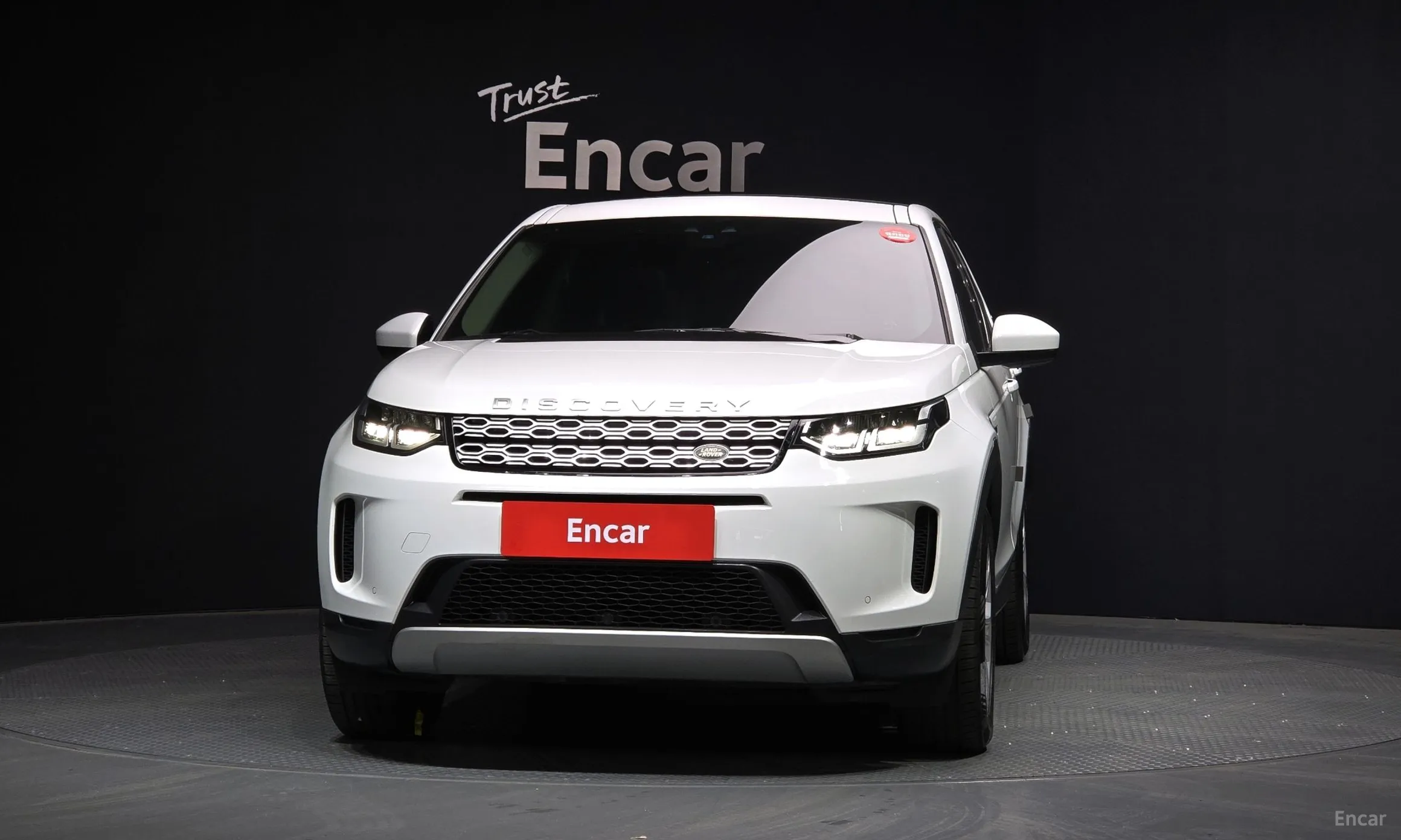 Land Rover Discovery Sports превью 2