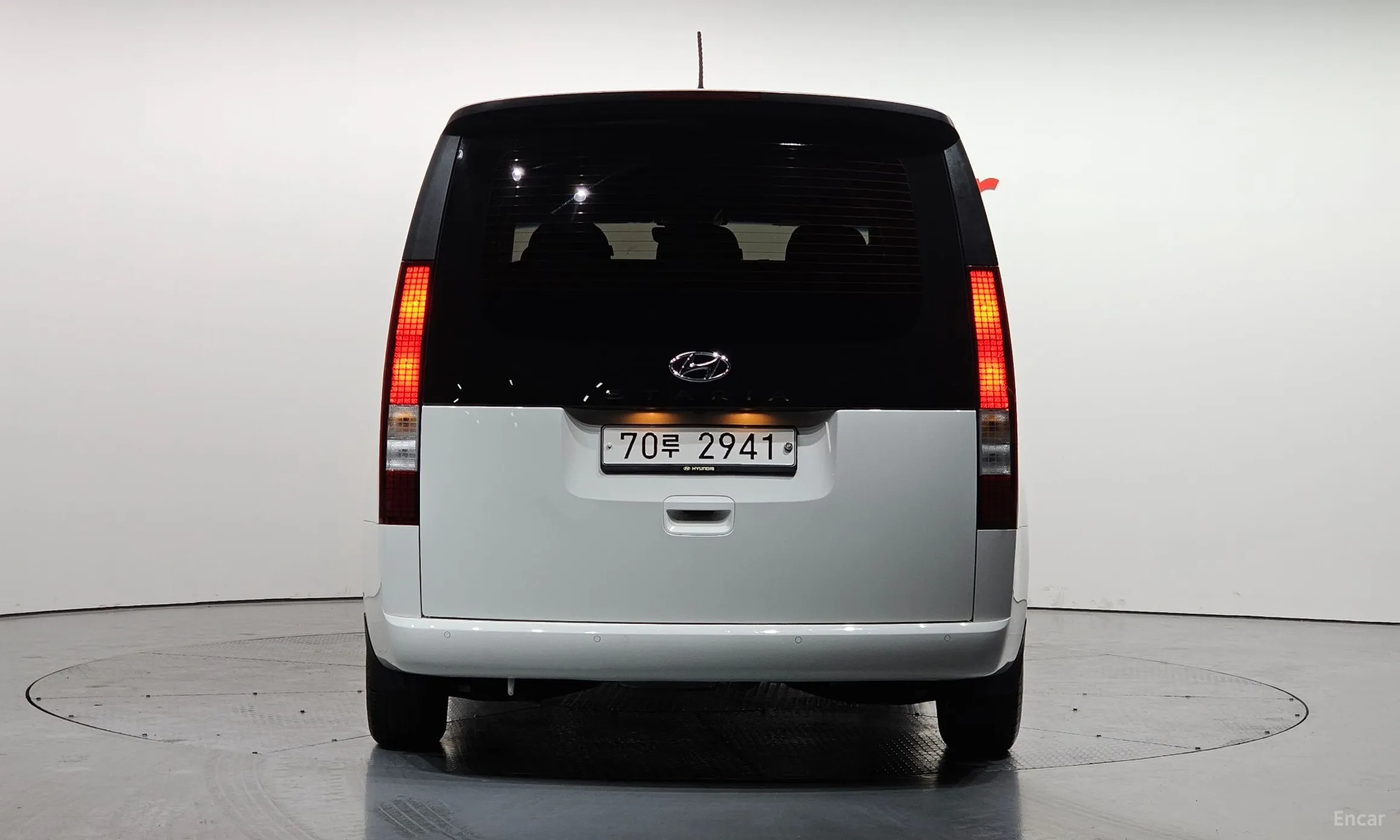 Hyundai Staria превью 3