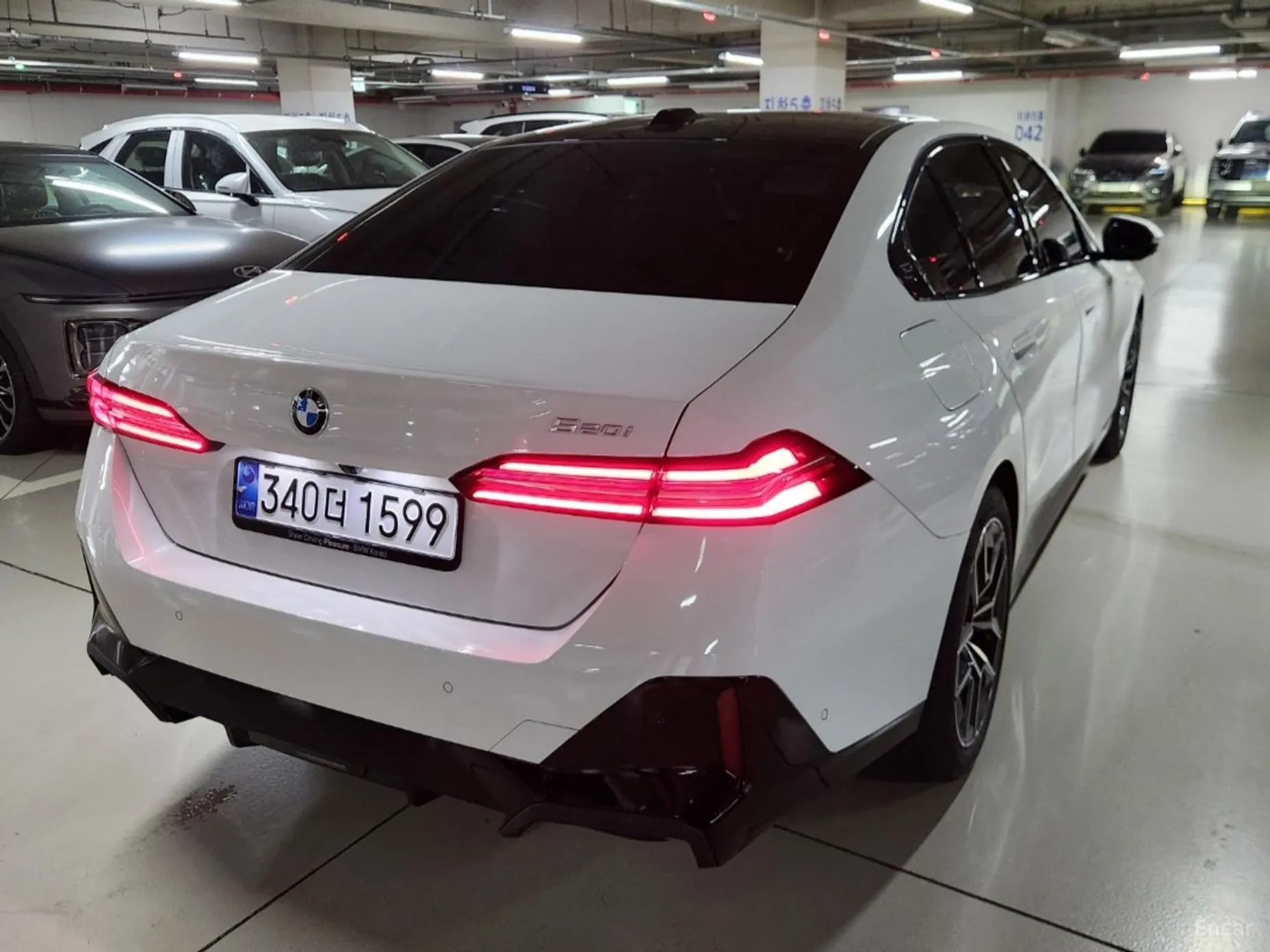 BMW 5 Series (G60) превью 3