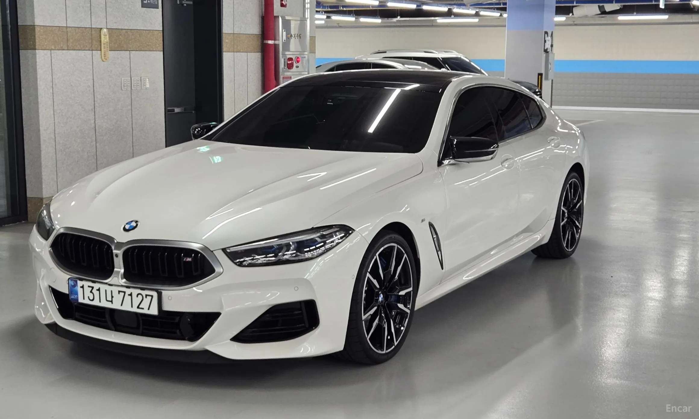 BMW 8-series (G15)