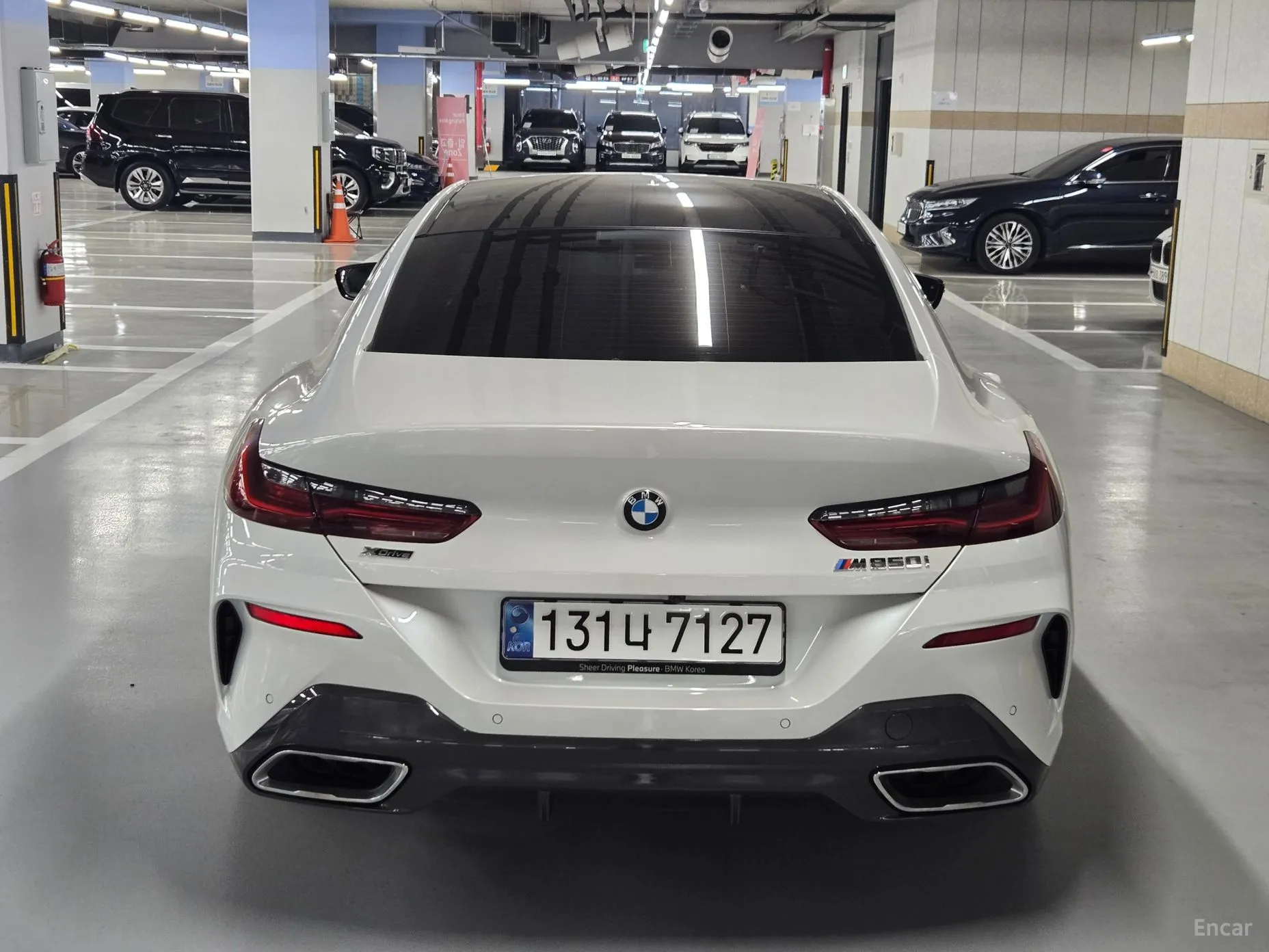 BMW 8-series (G15) превью 3