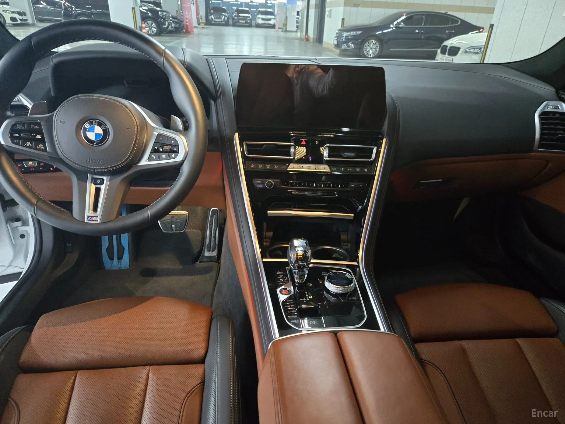BMW 8-series (G15) превью 4