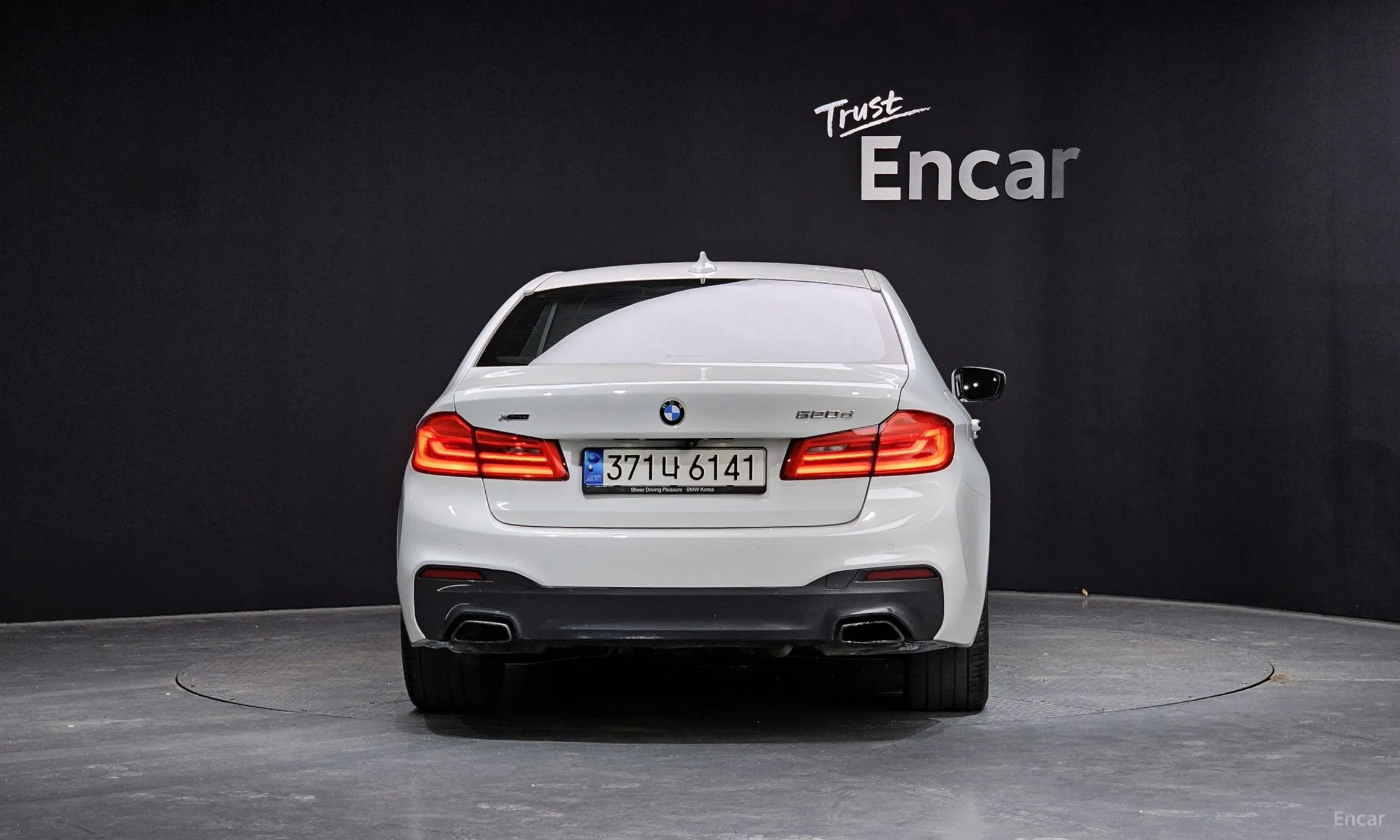 BMW 5 Series (G30) превью 3