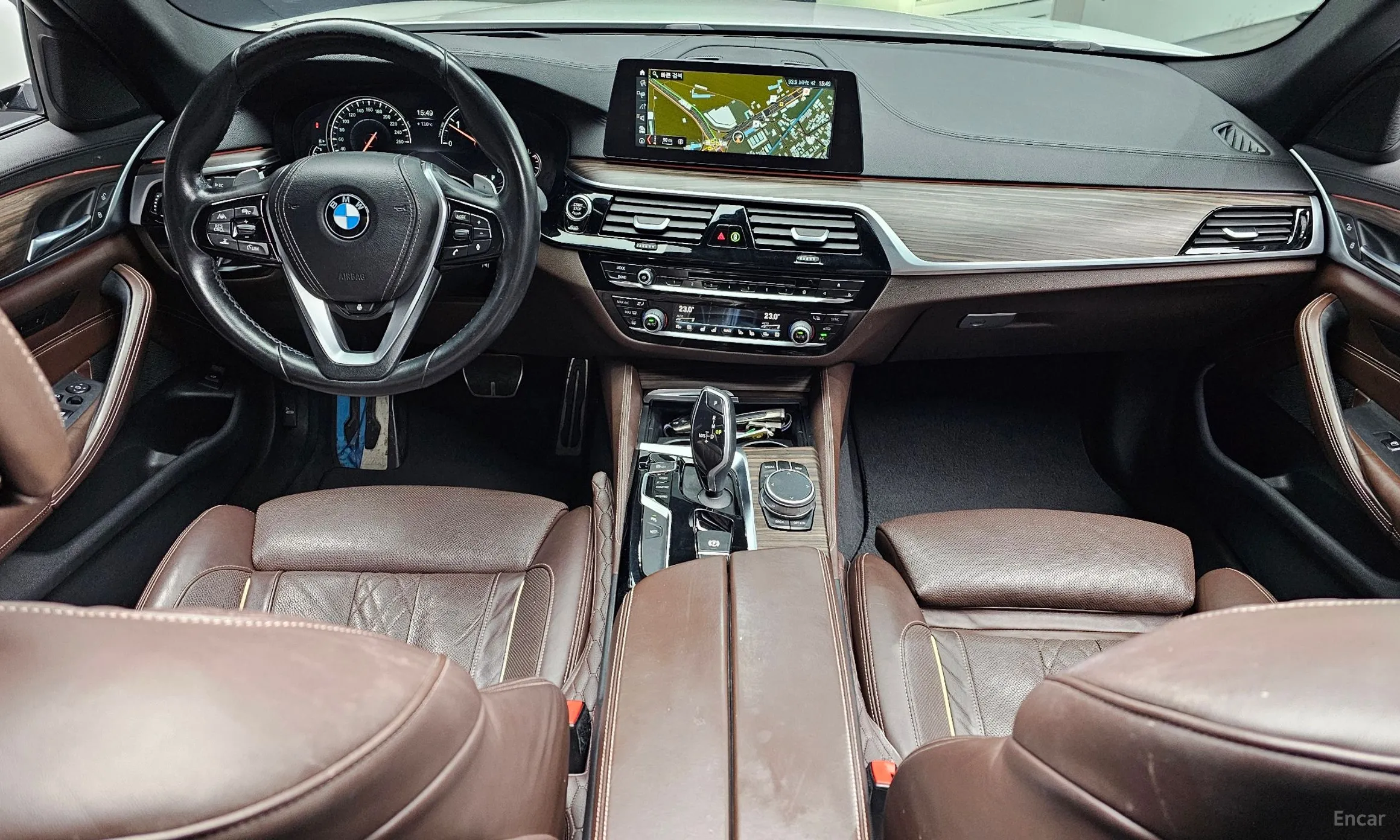 BMW 5 Series (G30) превью 4