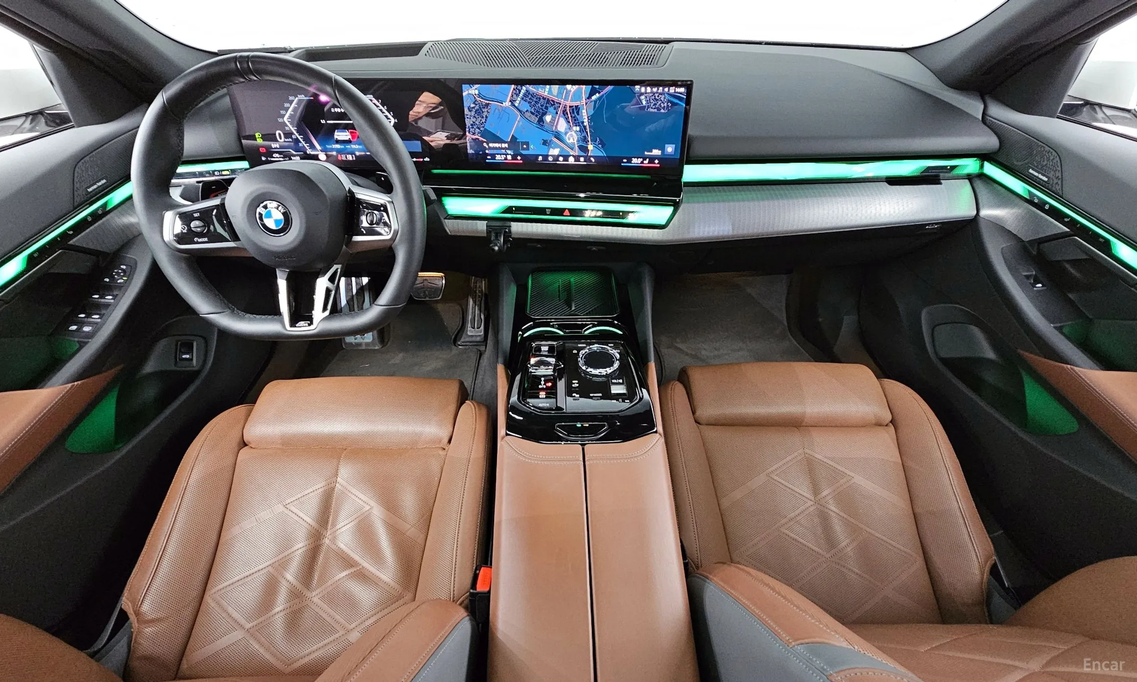 BMW 5 Series (G60) превью 4
