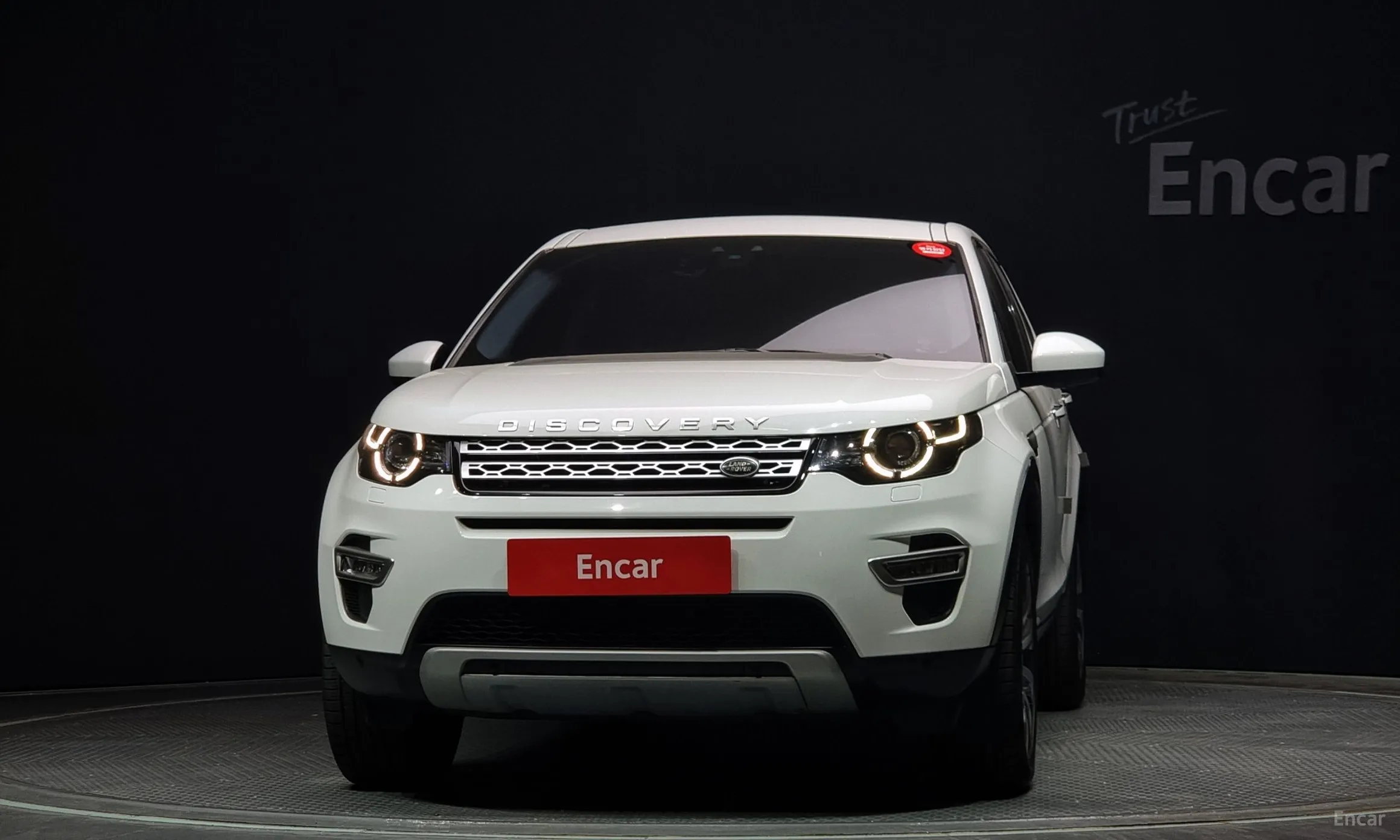 Land Rover Discovery Sports превью 2