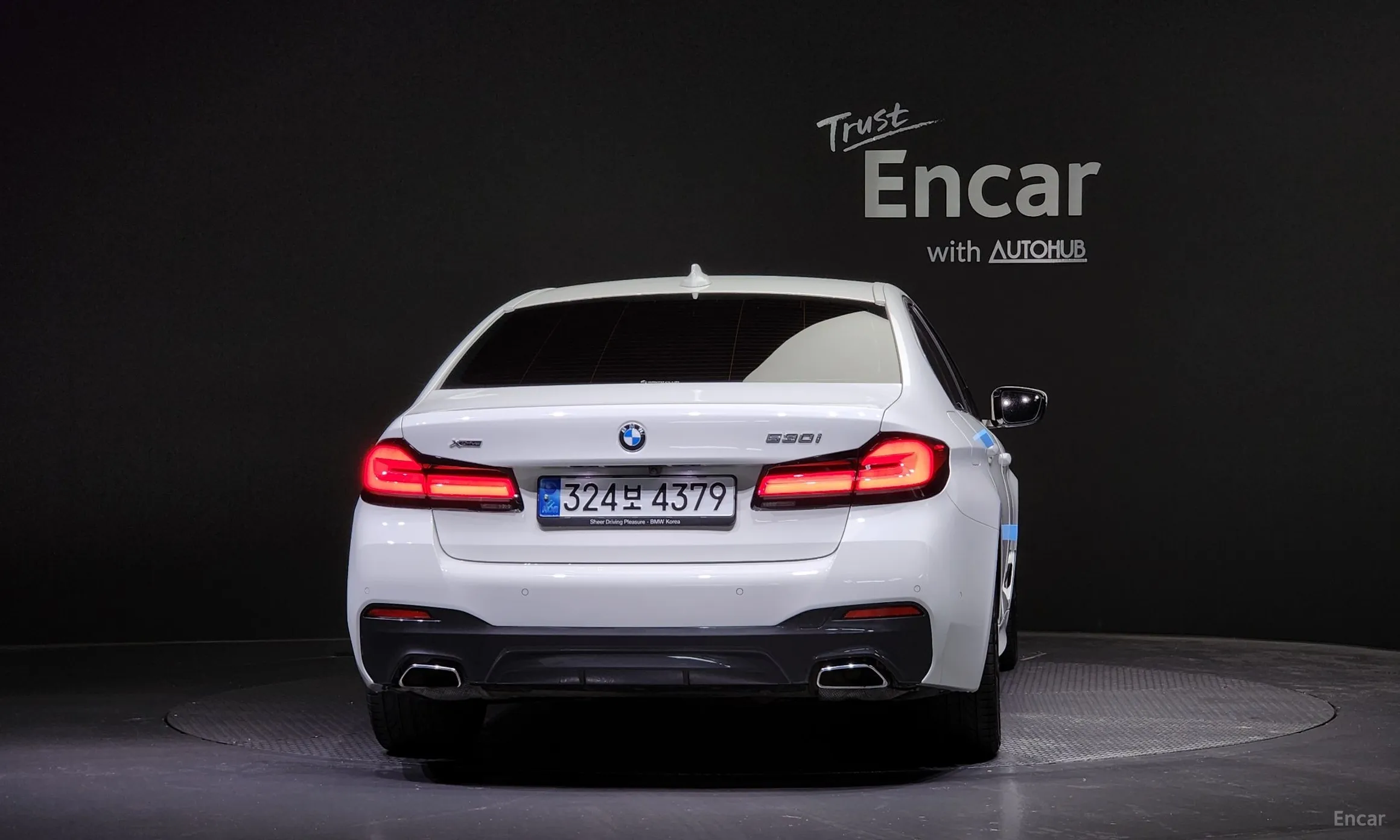 BMW 5 Series (G30) превью 3