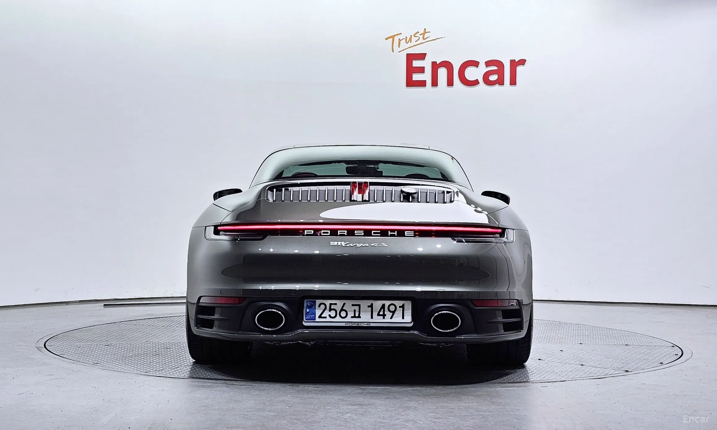 Porsche 911 (992) превью 3