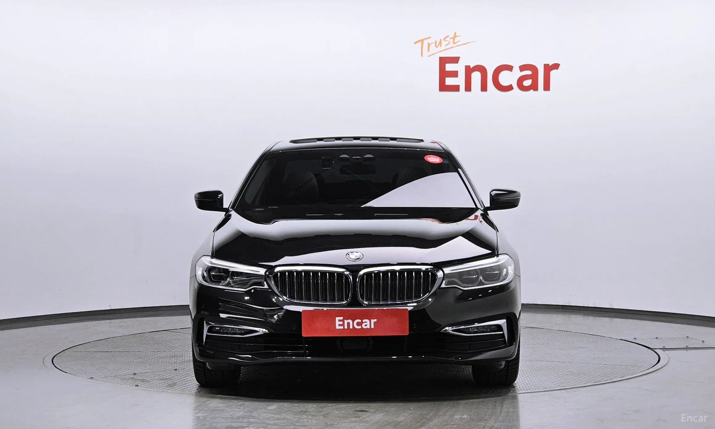 BMW 5 Series (G30) превью 2