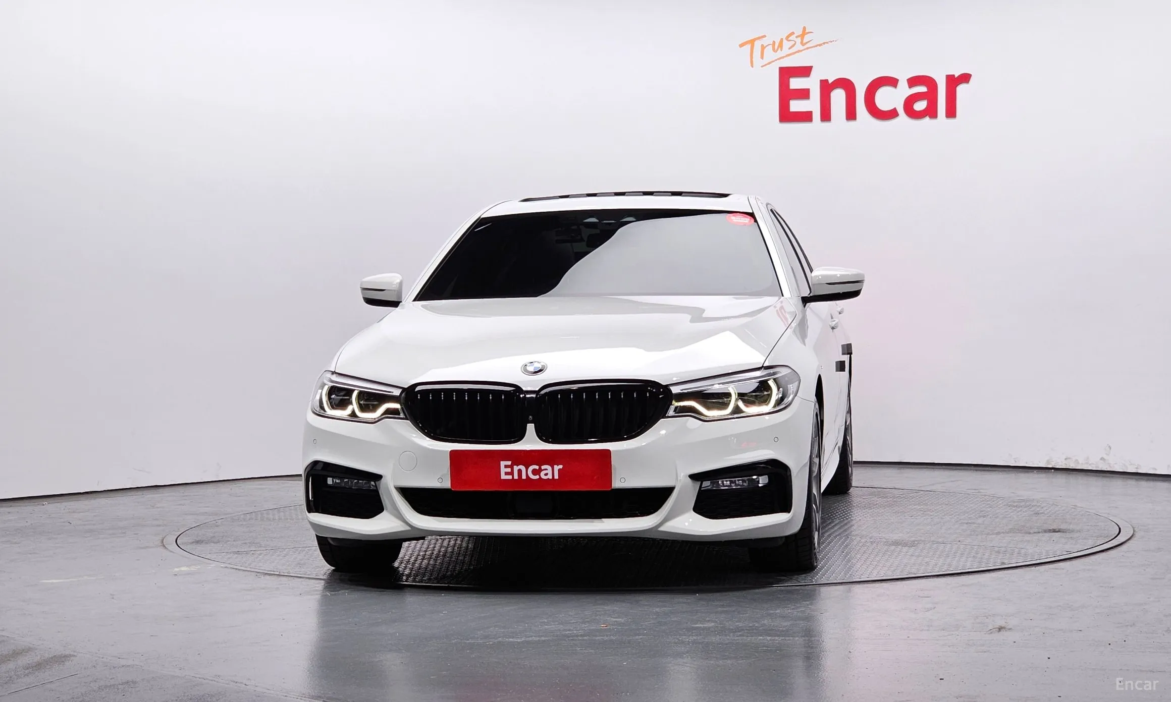 BMW 5 Series (G30) превью 2