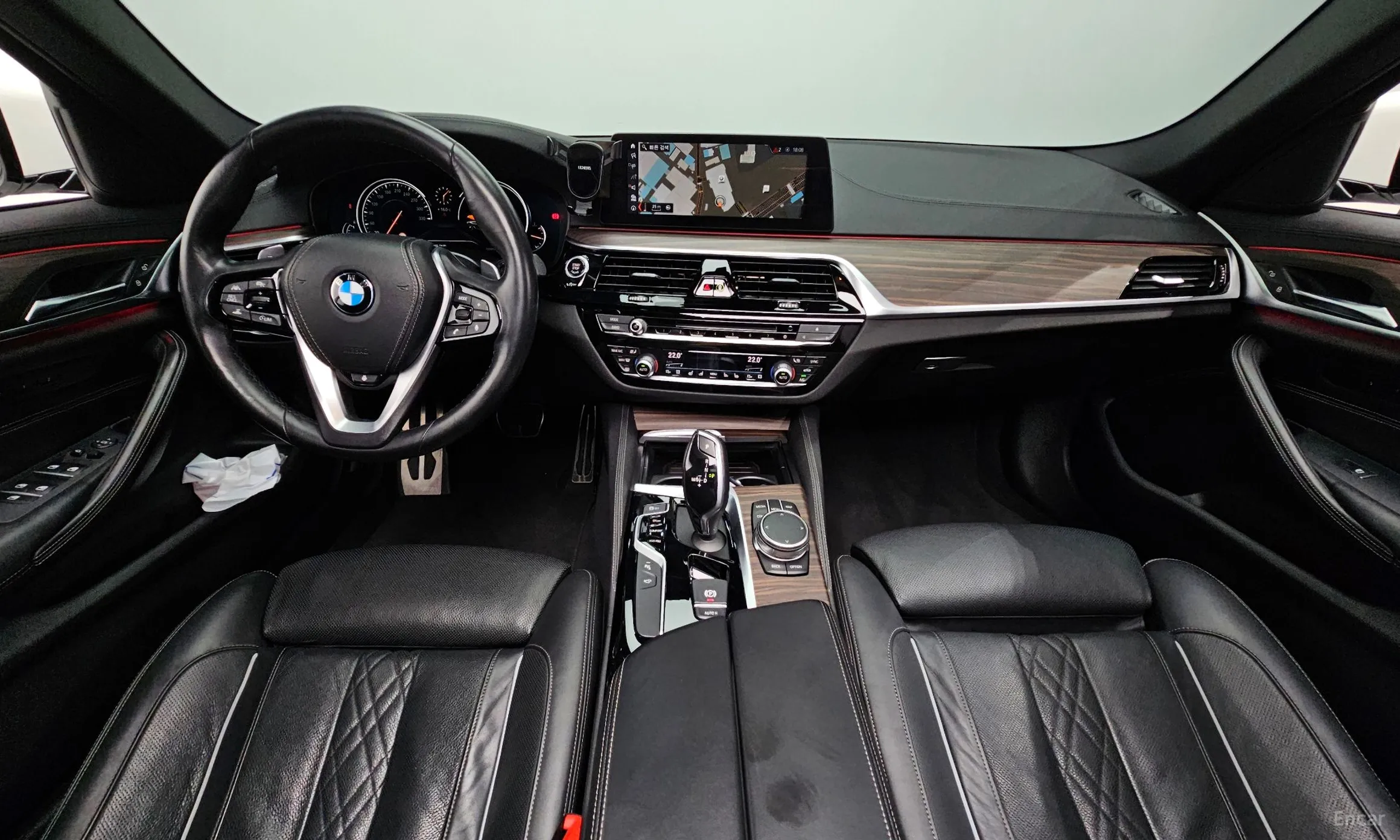 BMW 5 Series (G30) превью 4