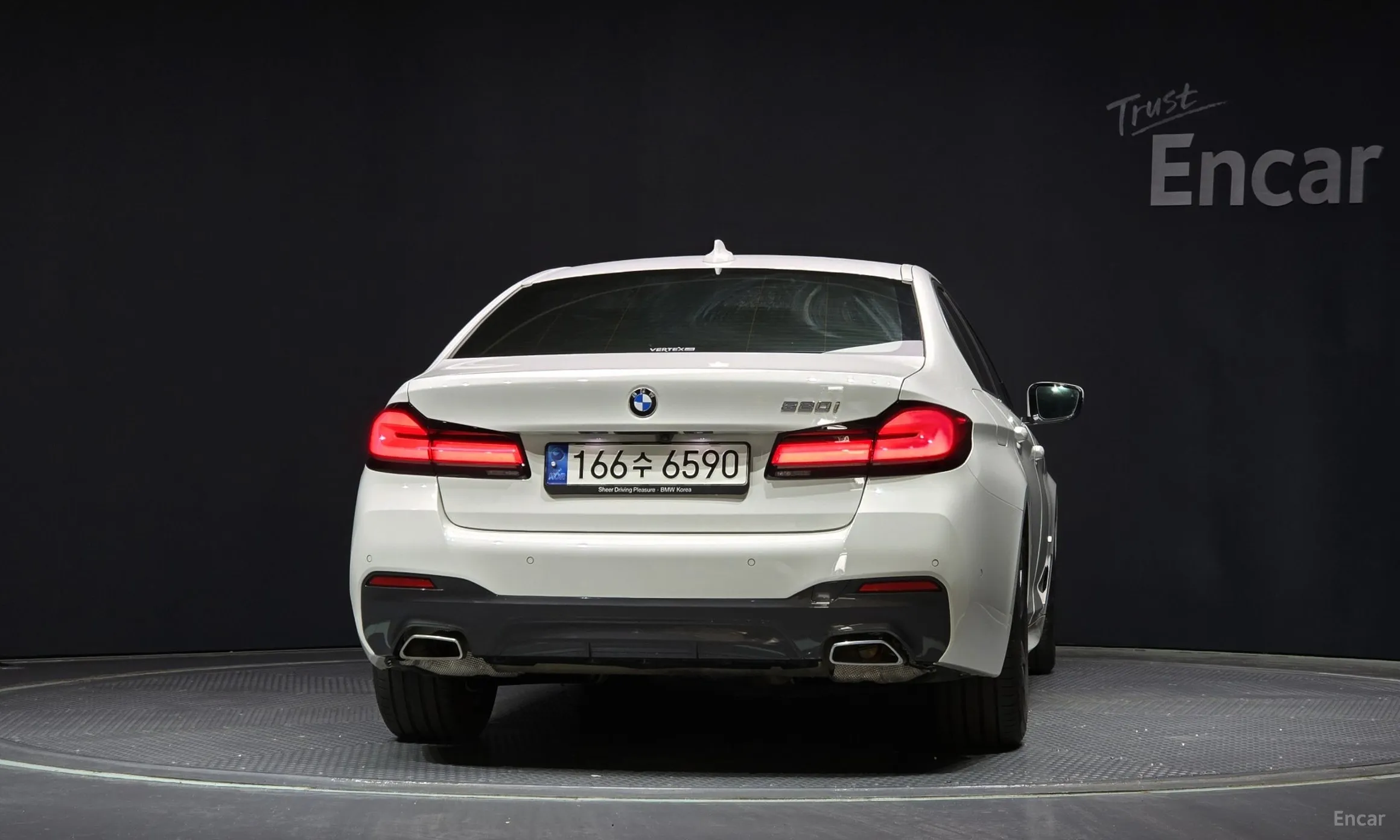 BMW 5 Series (G30) превью 3