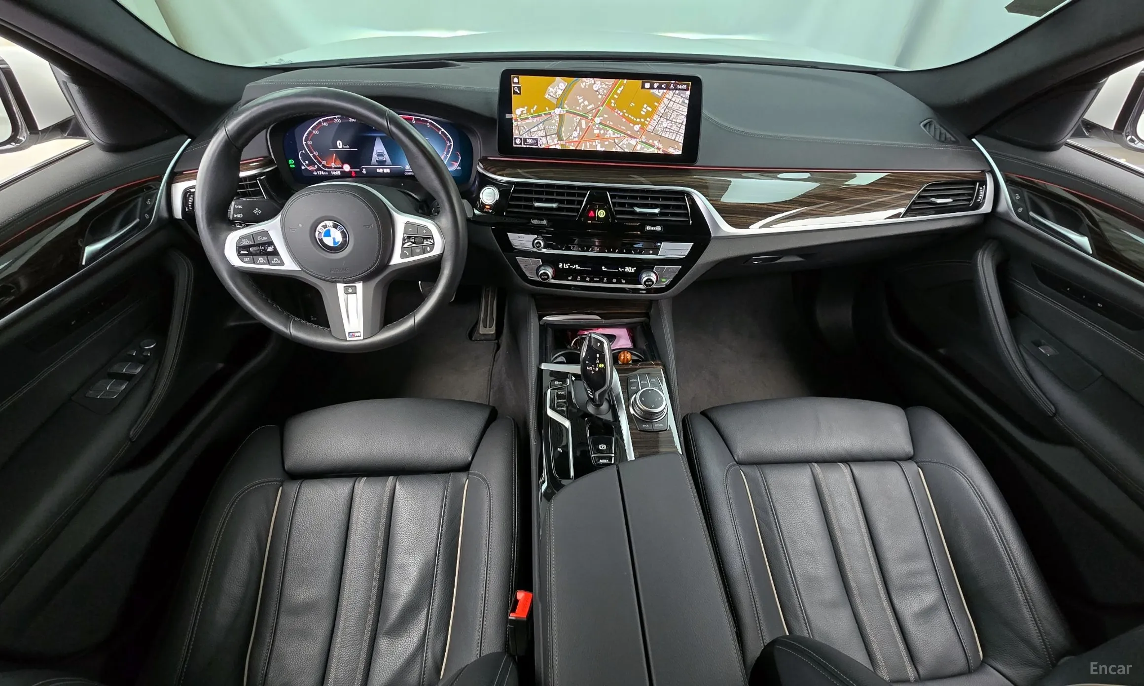 BMW 5 Series (G30) превью 4