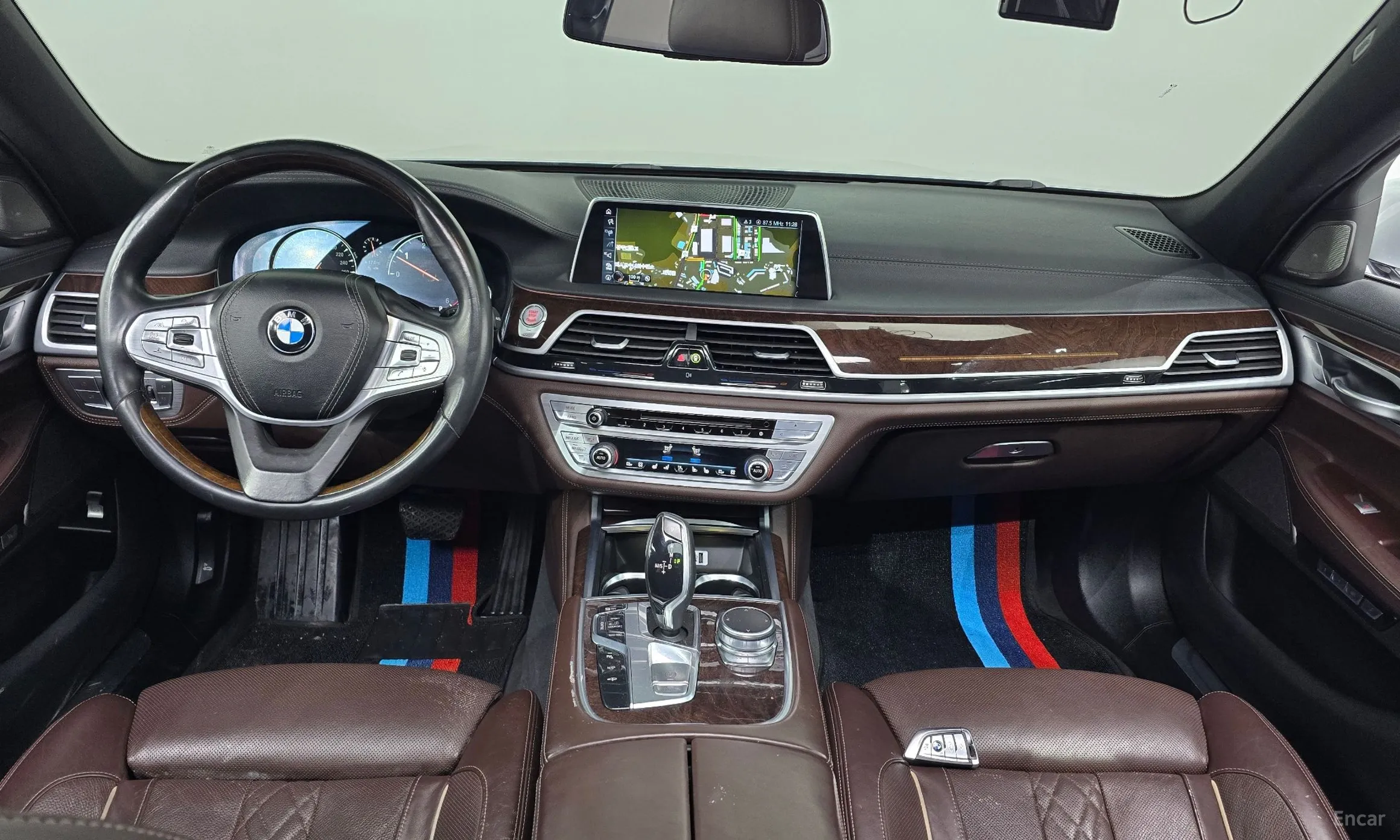 BMW 7 Series (G11) превью 4