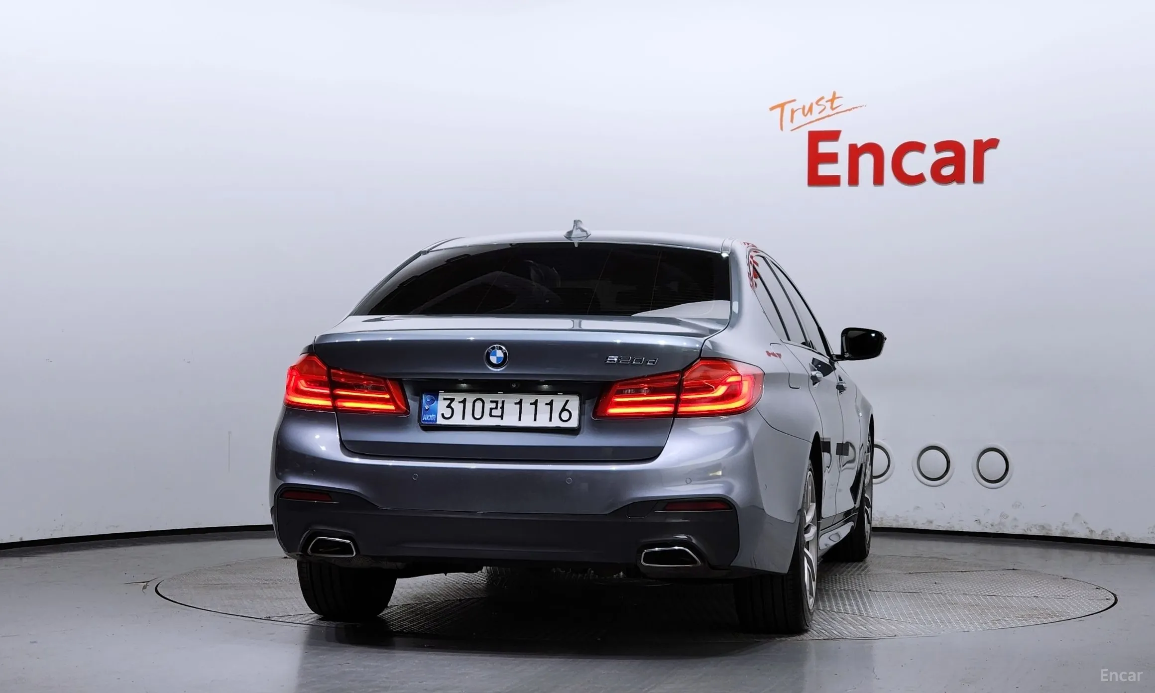 BMW 5 Series (G30) превью 3