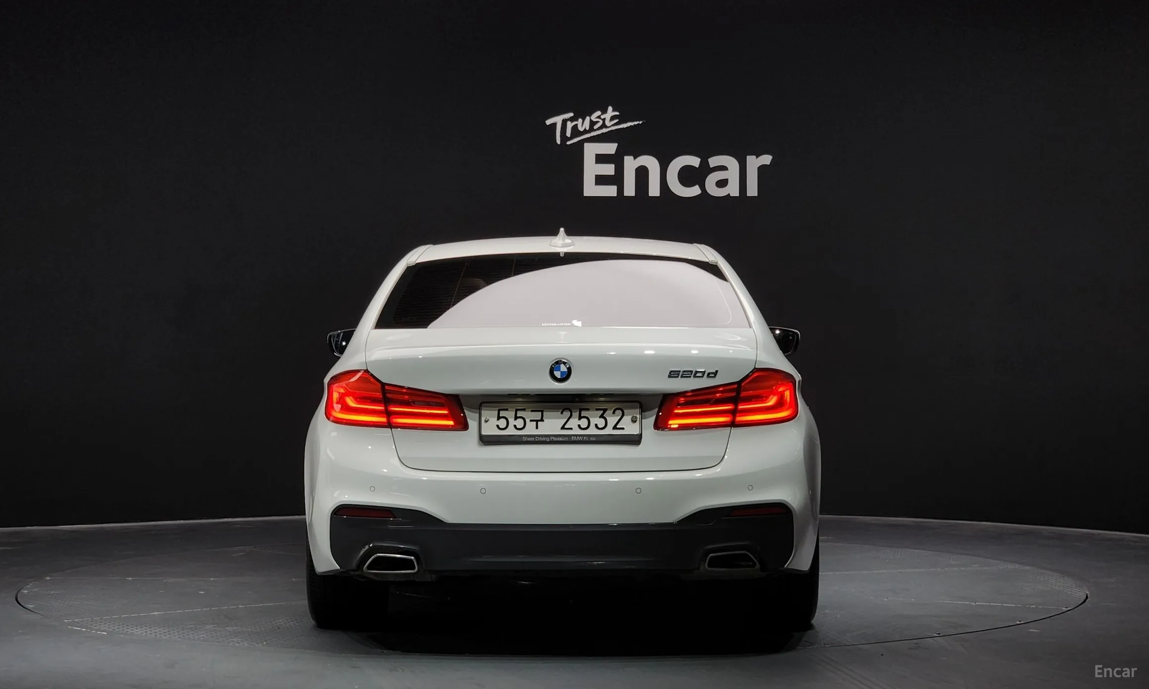 BMW 5 Series (G30) превью 3