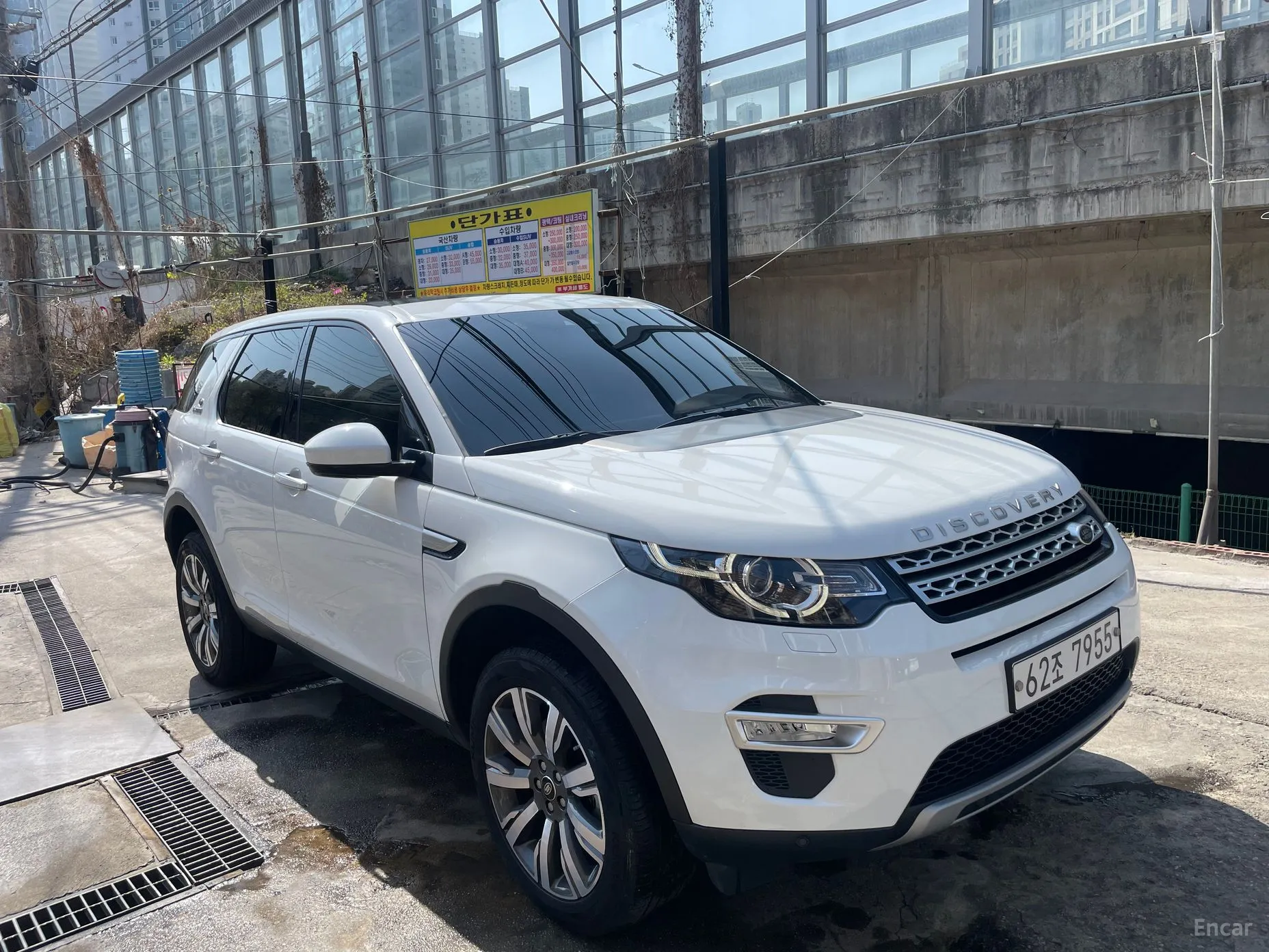 Land Rover Discovery Sports превью 2