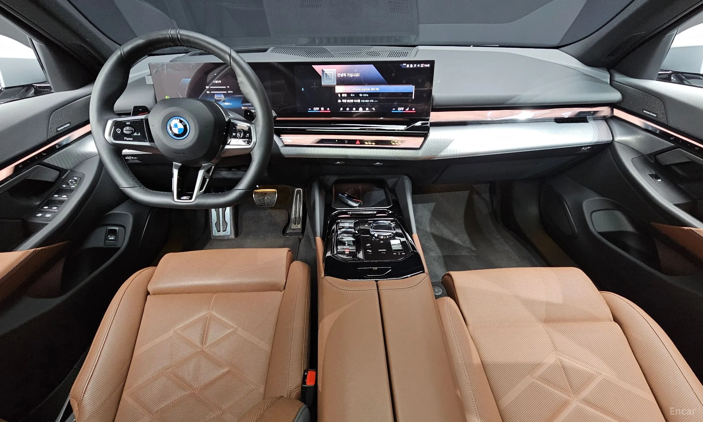 BMW 5 Series (G60) превью 4