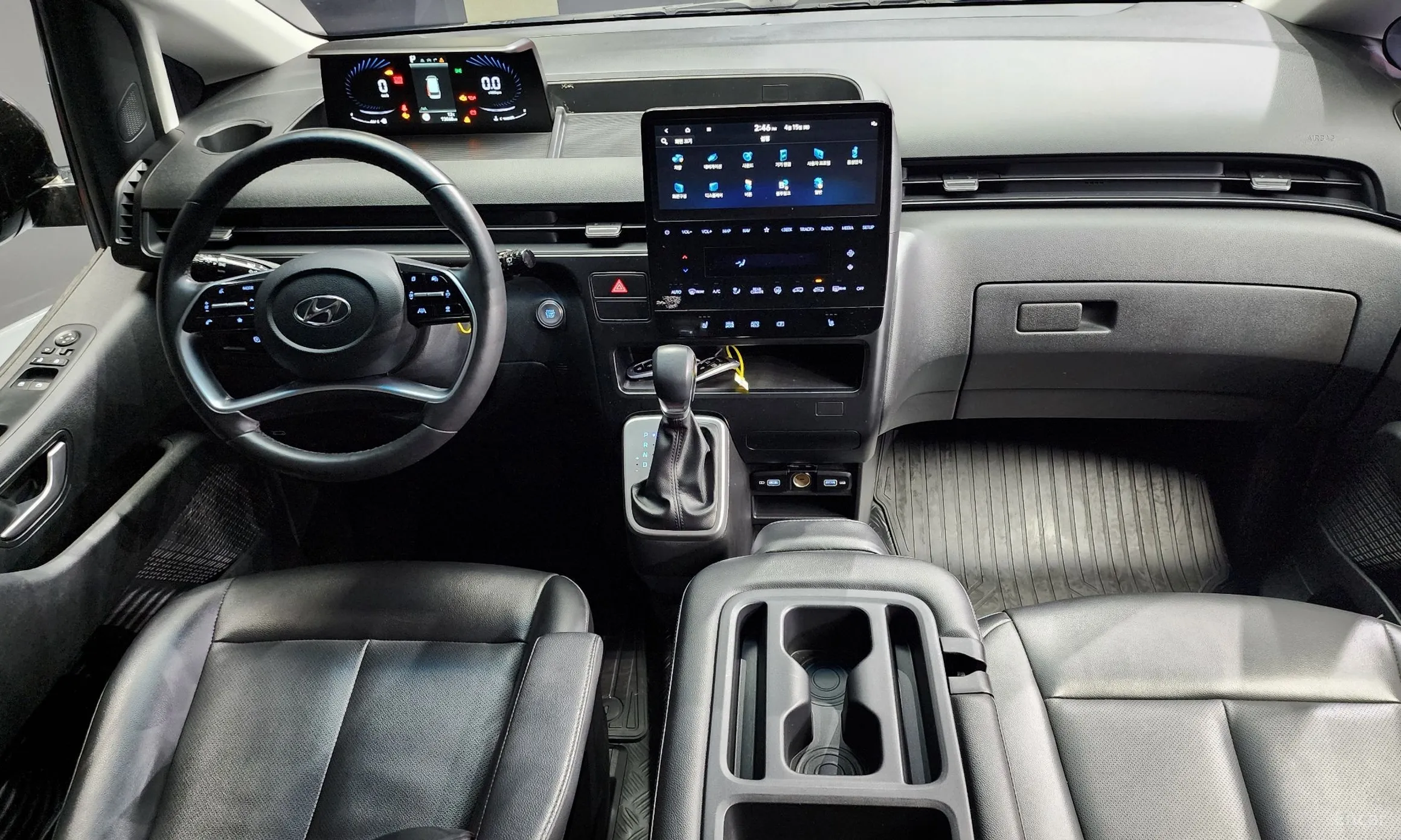 Hyundai Staria превью 4