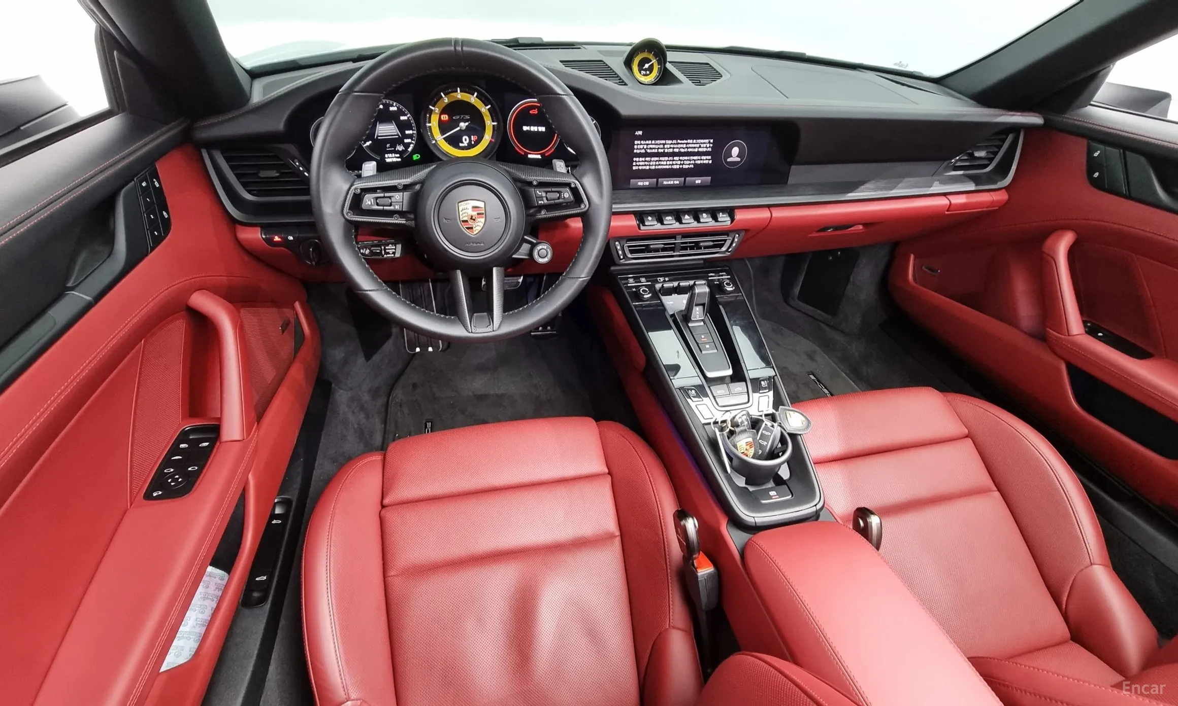 Porsche 911 (992) превью 4