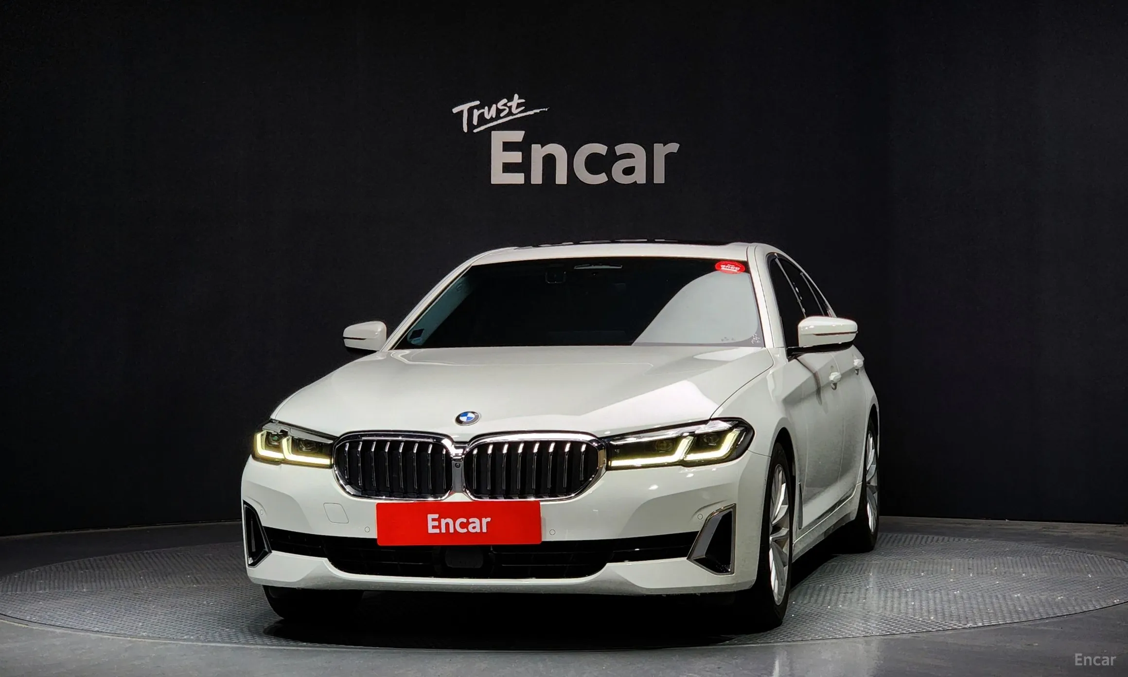 BMW 5 Series (G30) превью 2