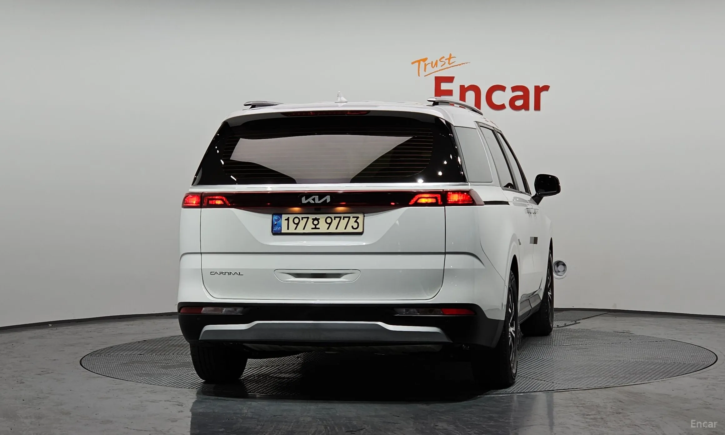 Kia Carnival Gen 4 превью 3