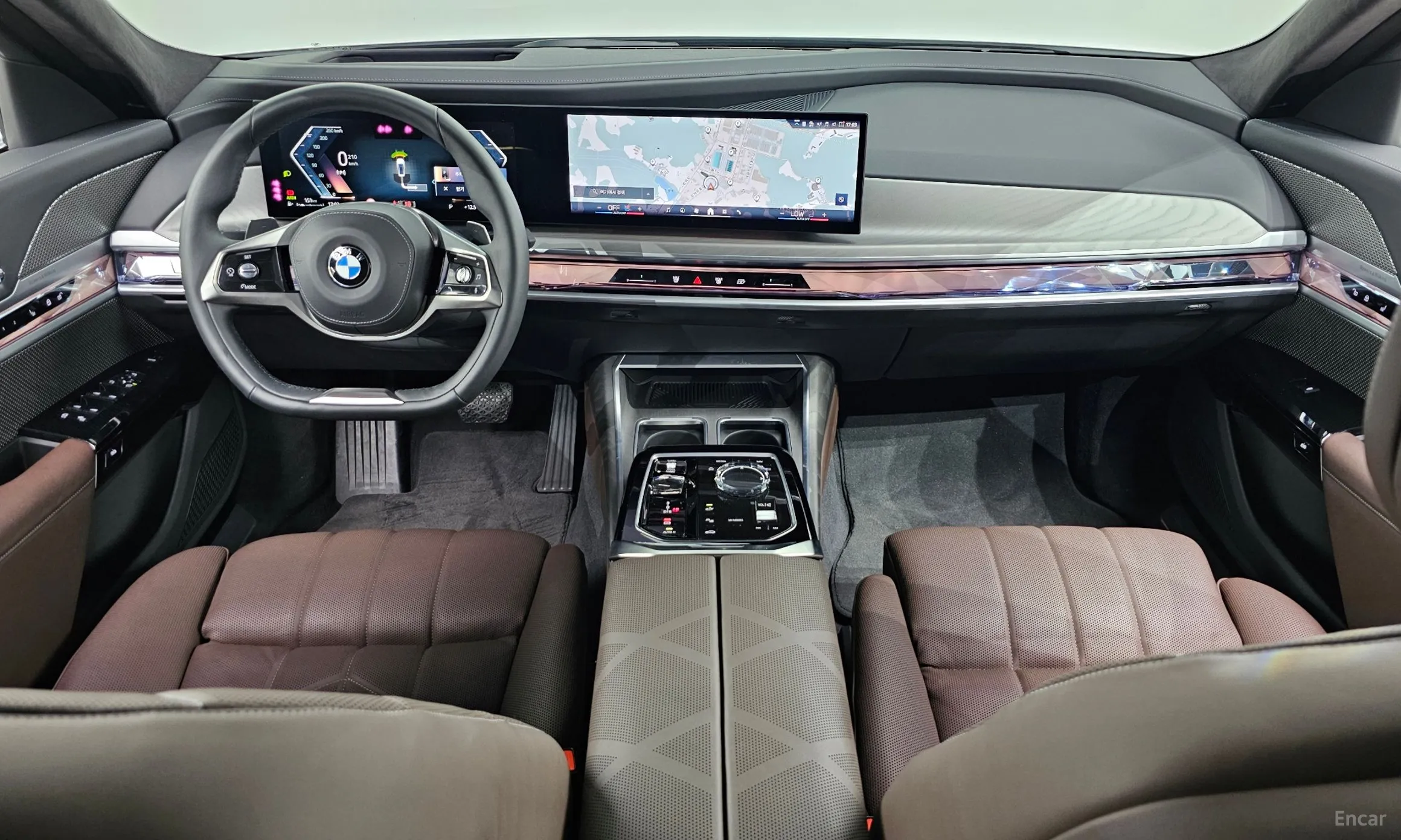 BMW 7 Series (G70) превью 4