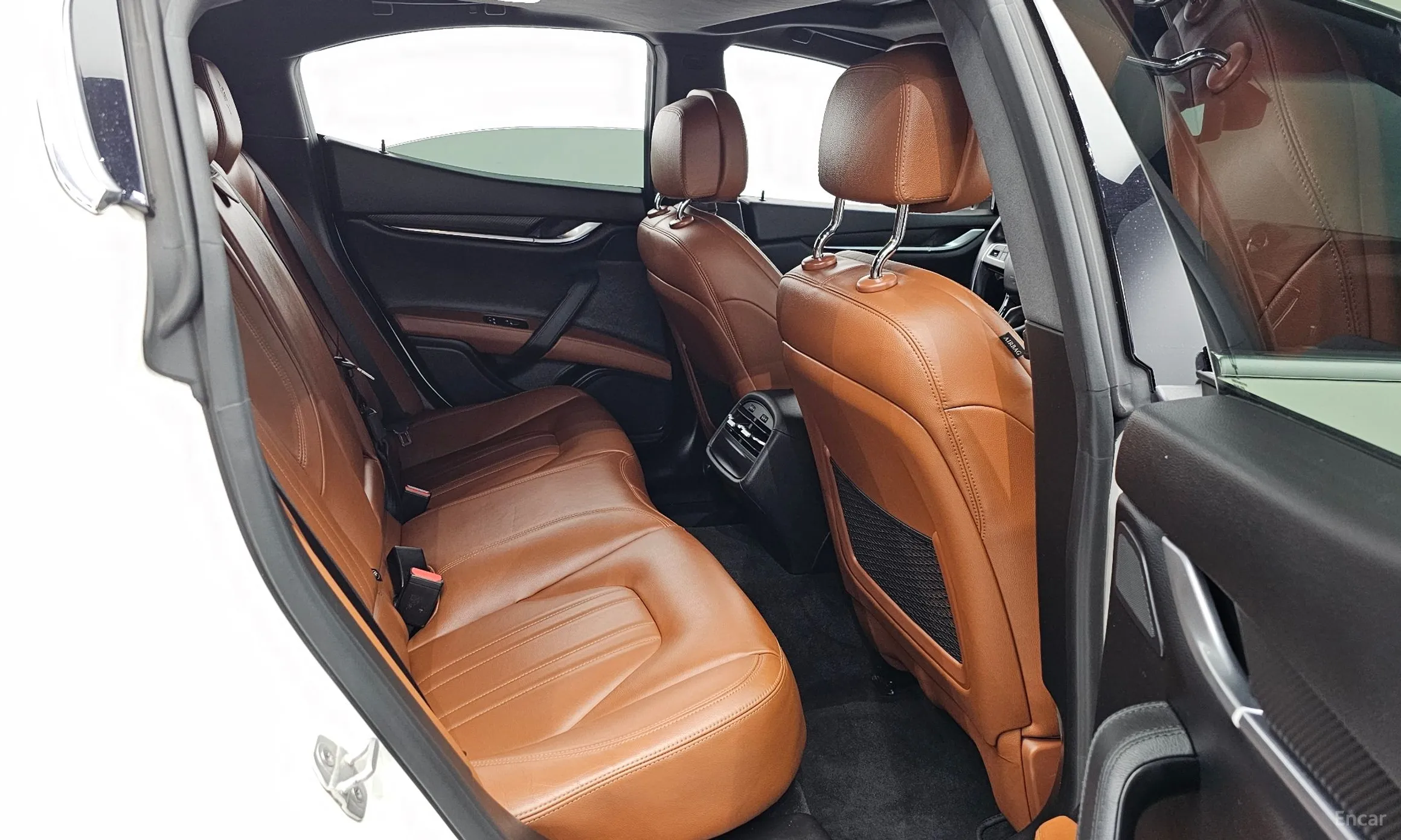 Maserati Ghibli превью 12