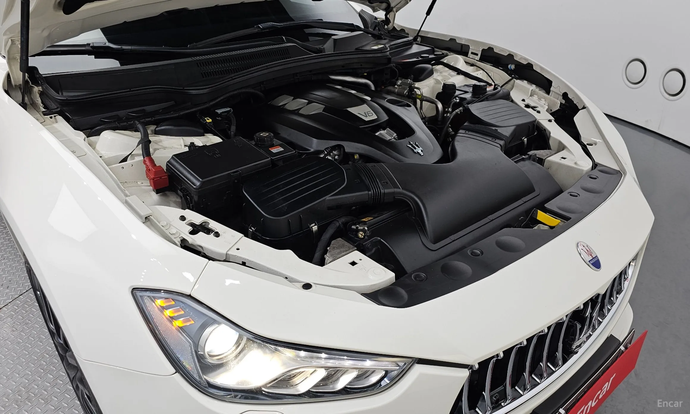 Maserati Ghibli превью 6