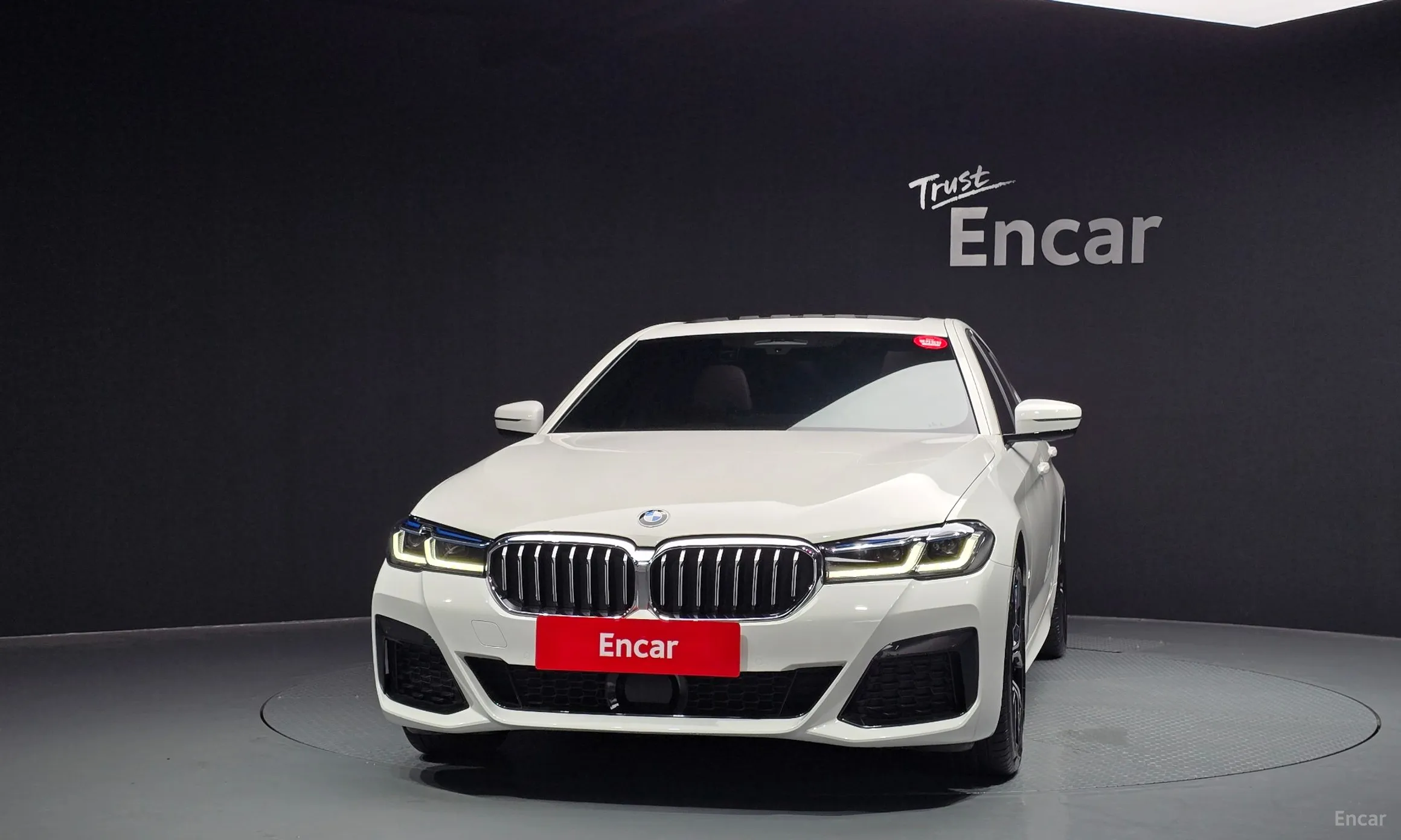 BMW 5 Series (G30) превью 2