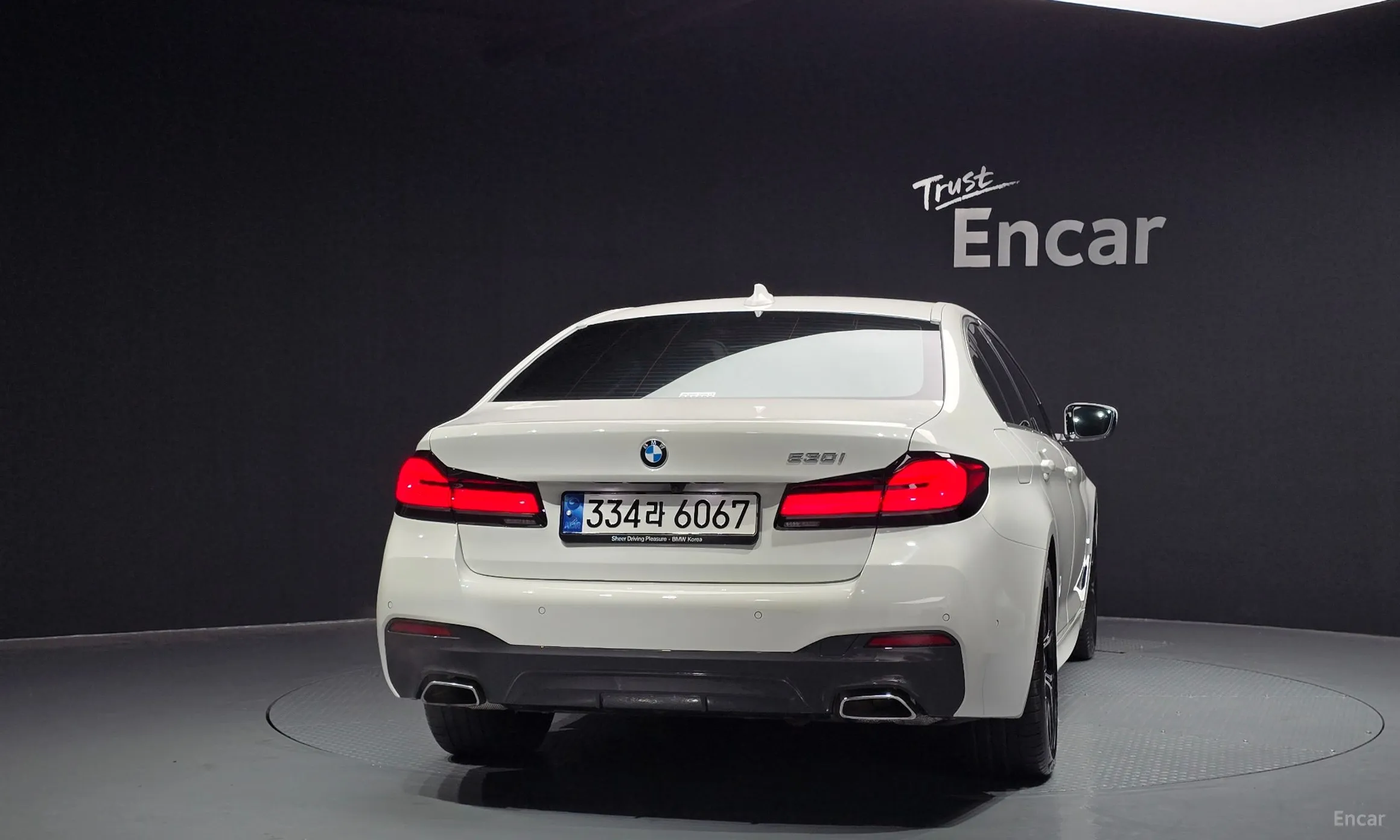BMW 5 Series (G30) превью 3