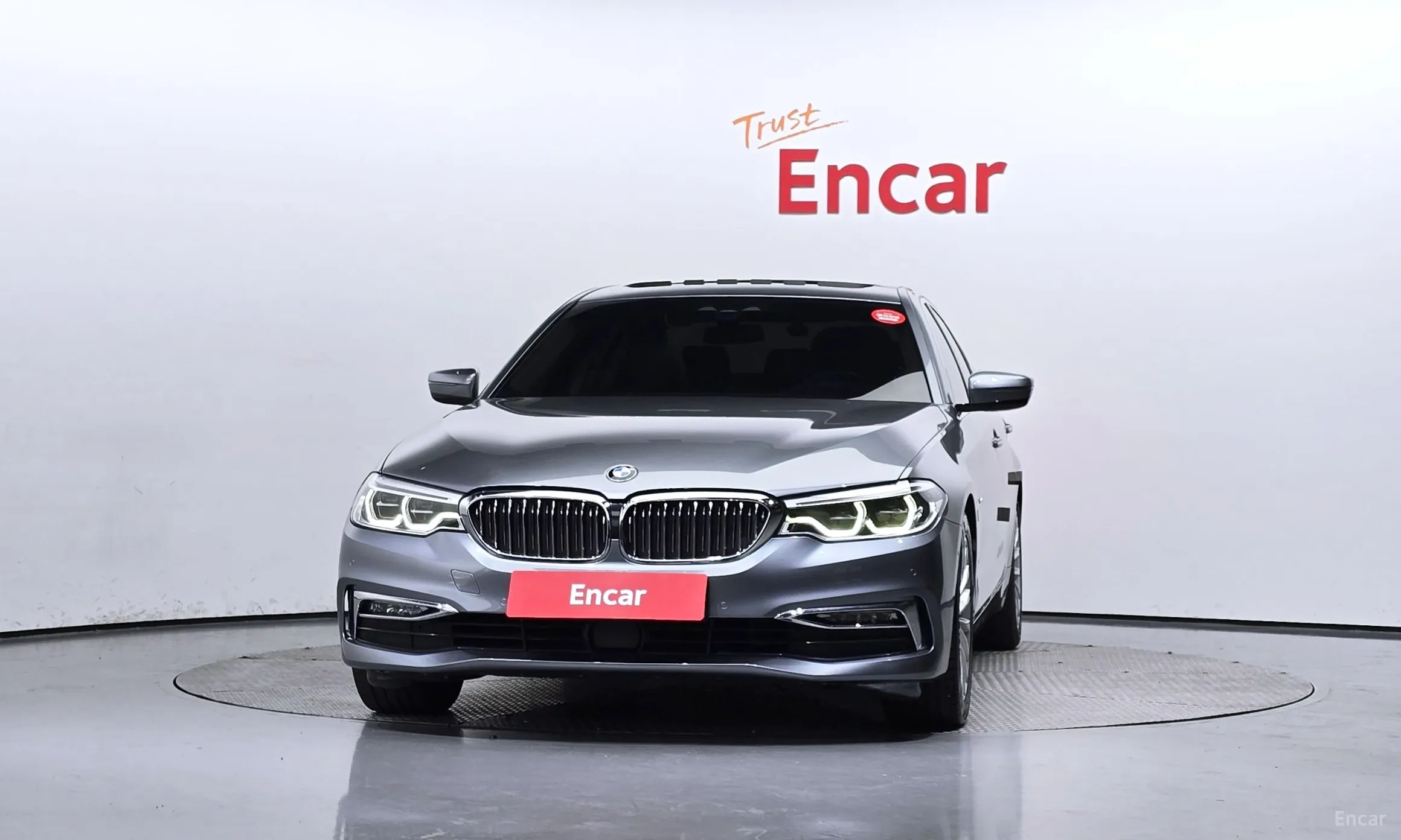 BMW 5 Series (G30) превью 2