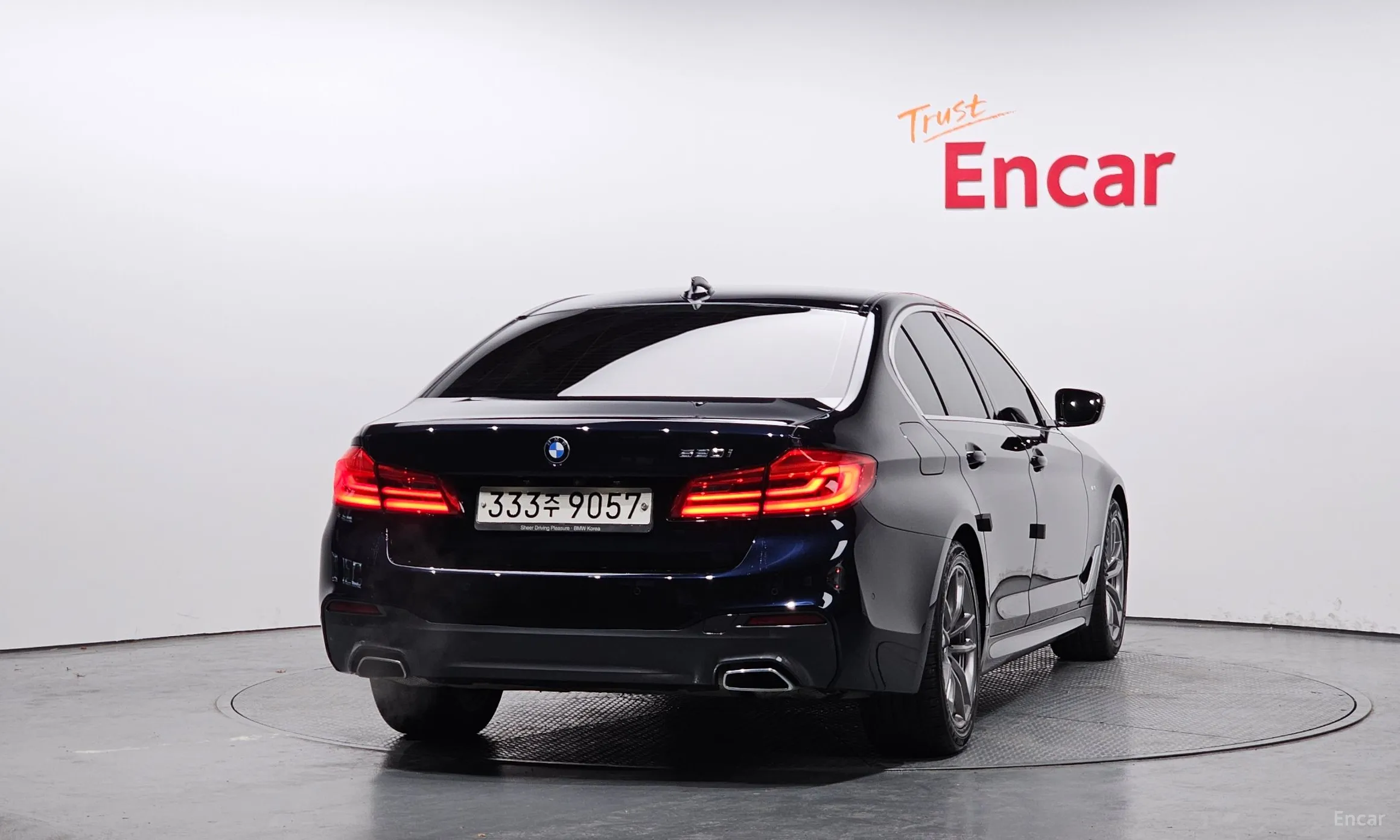 BMW 5 Series (G30) превью 3