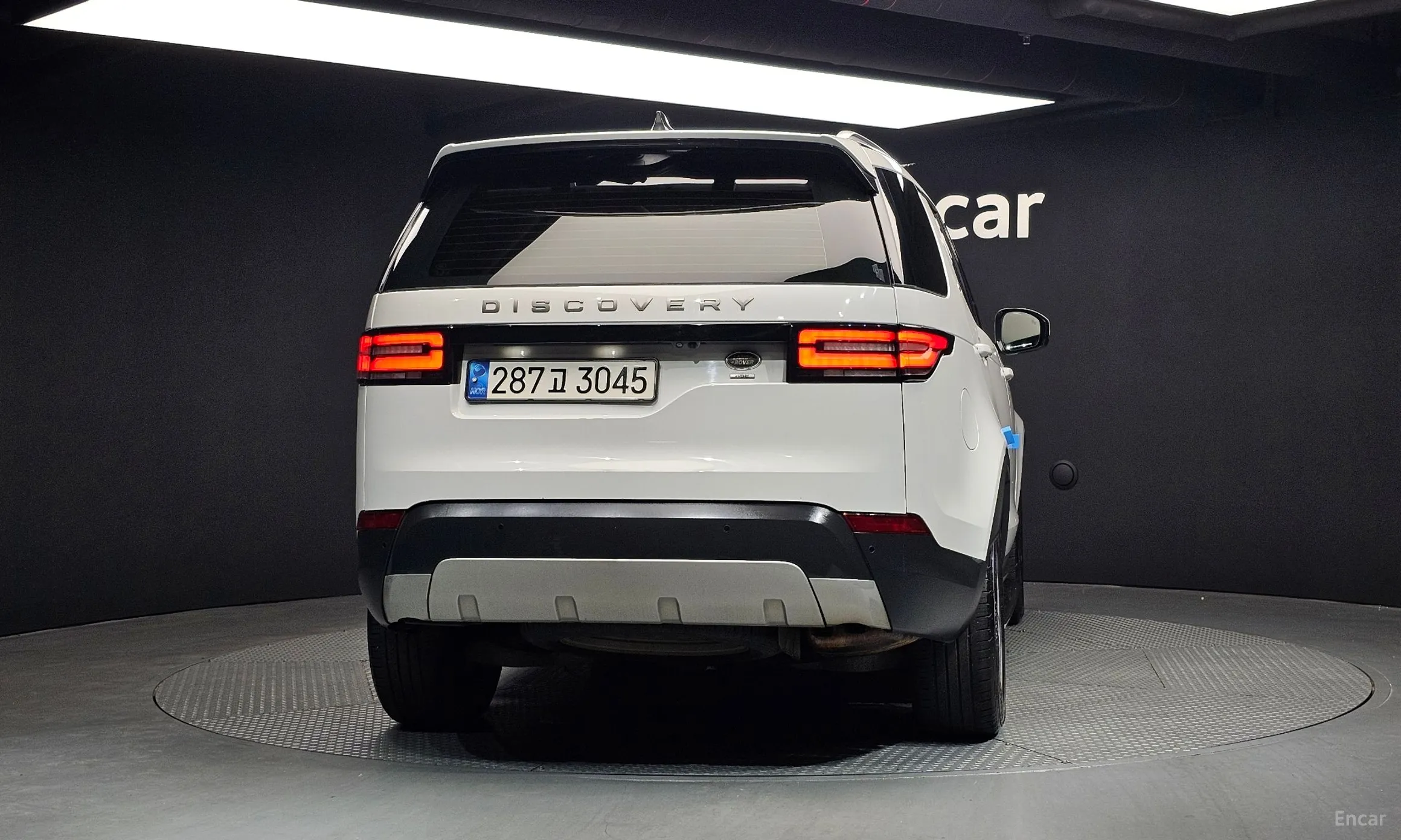 Land Rover Discovery 5 превью 3