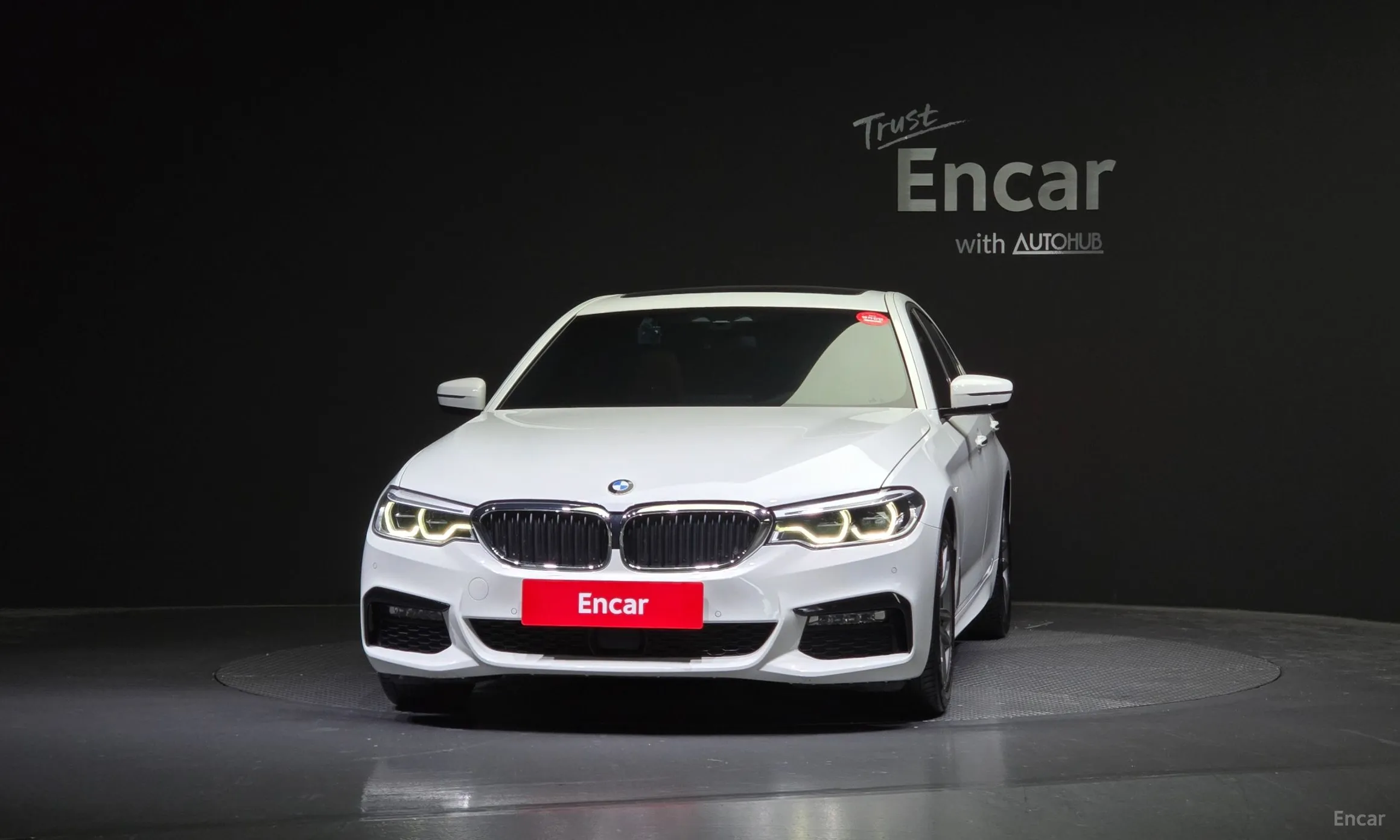 BMW 5 Series (G30) превью 2