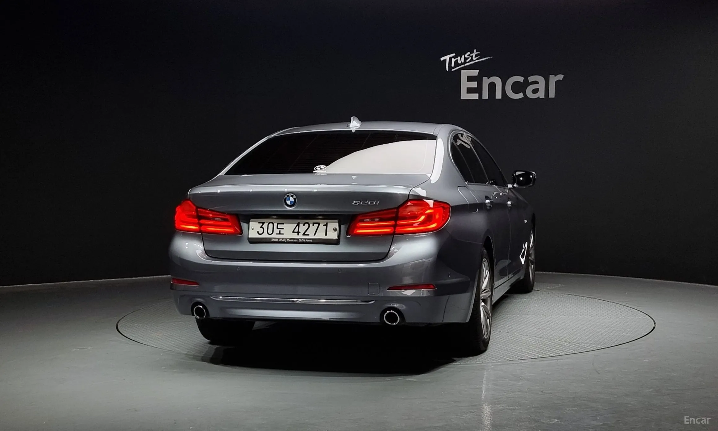 BMW 5 Series (G30) превью 3