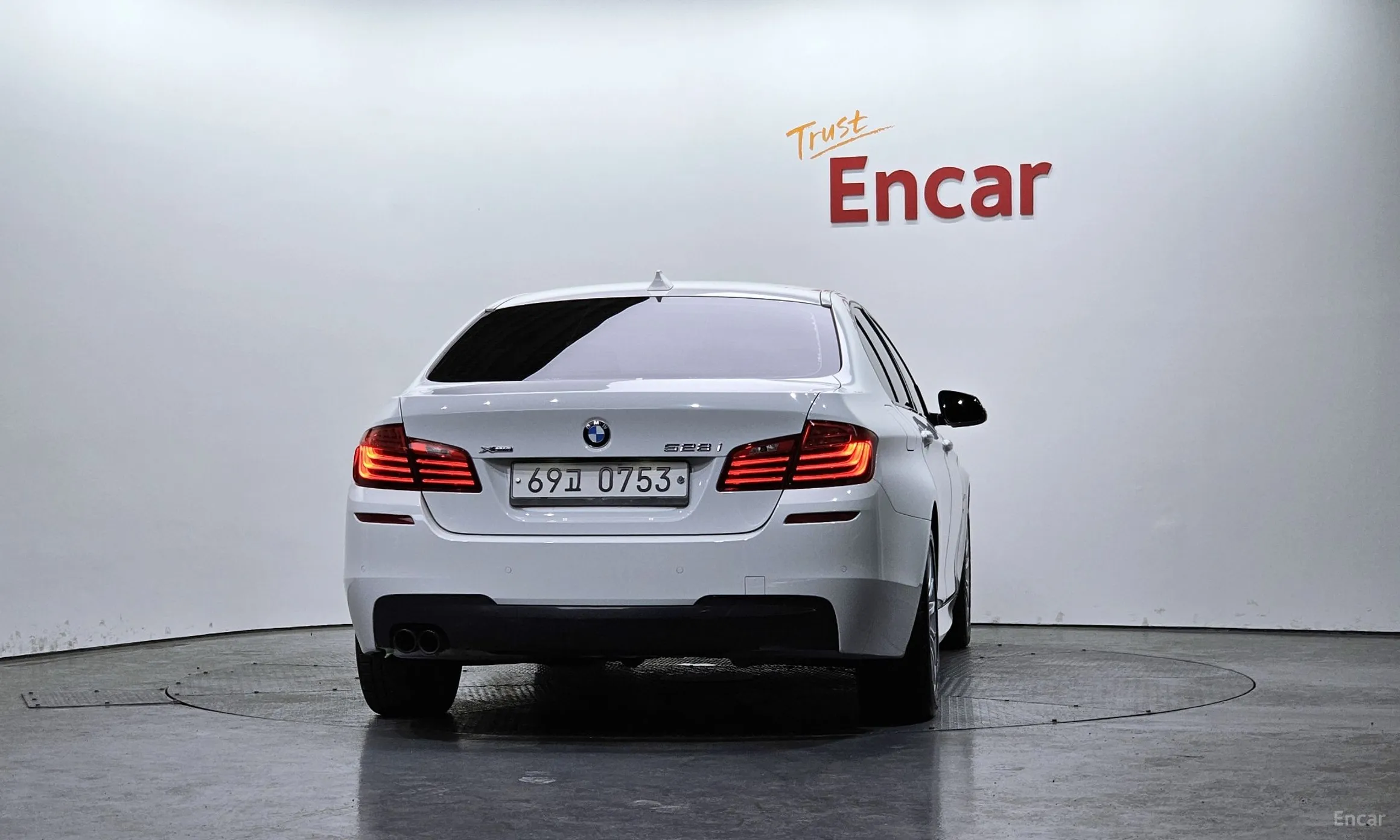 BMW 5 Series (F10) превью 3