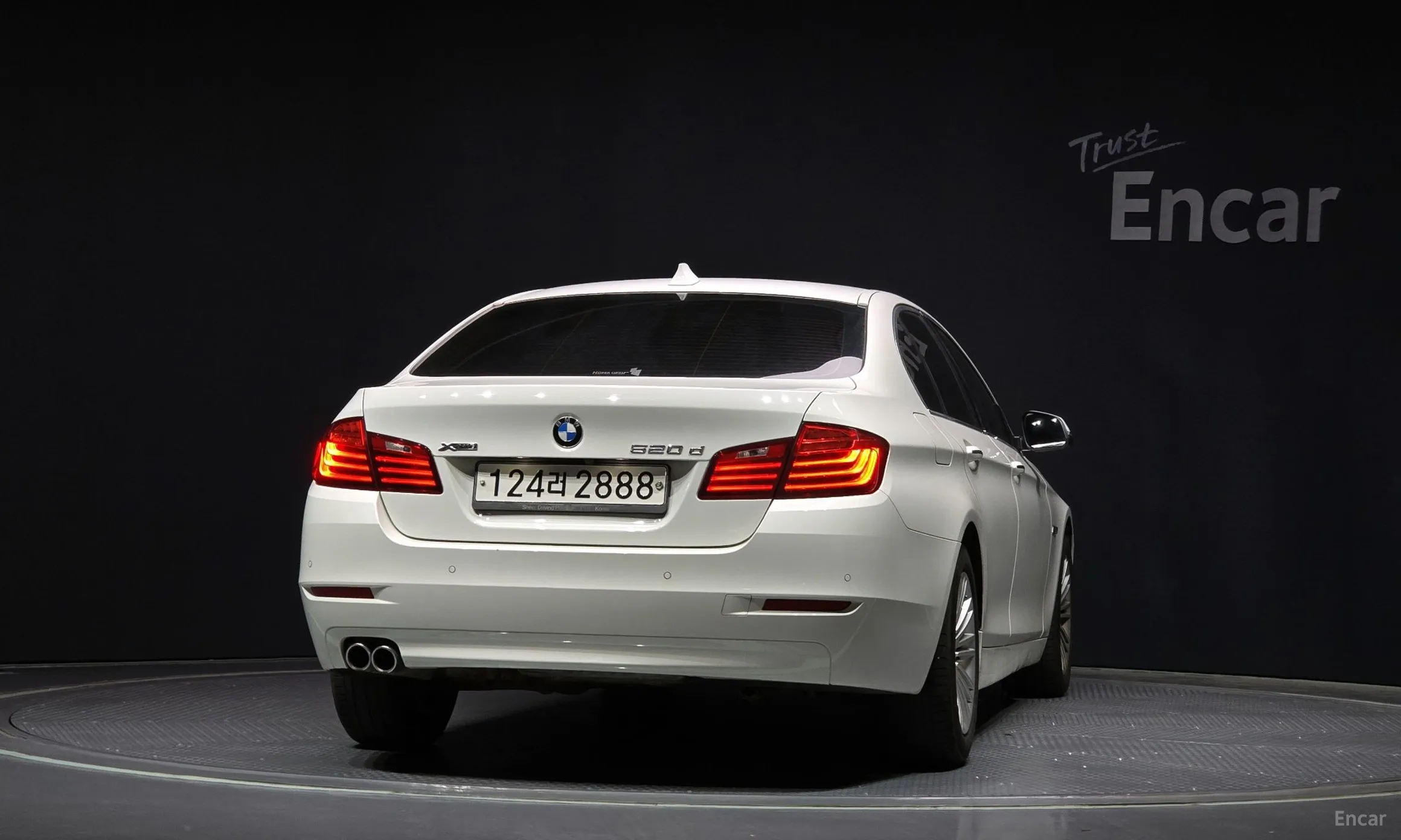 BMW 5 Series (F10) превью 3