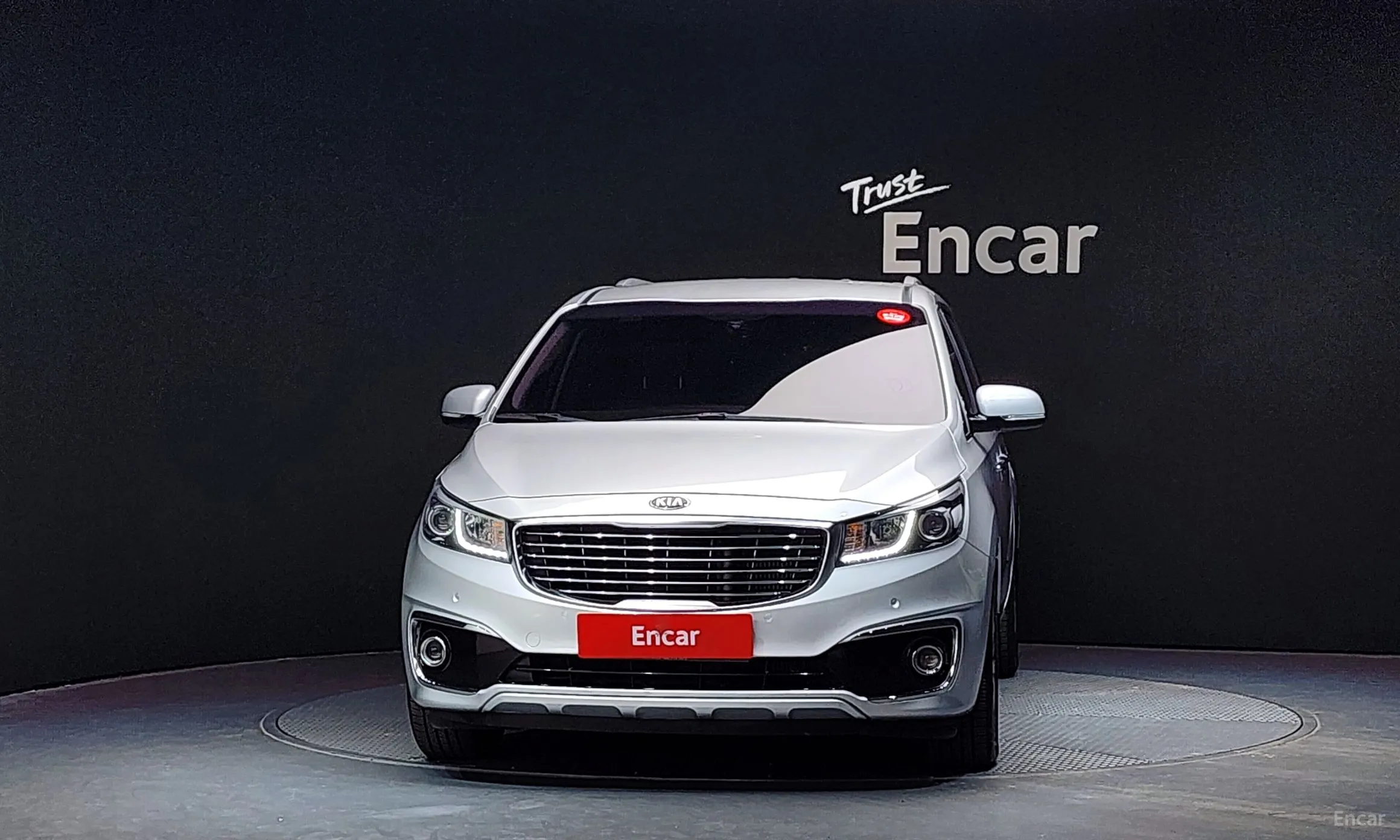 Kia Carnival превью 2