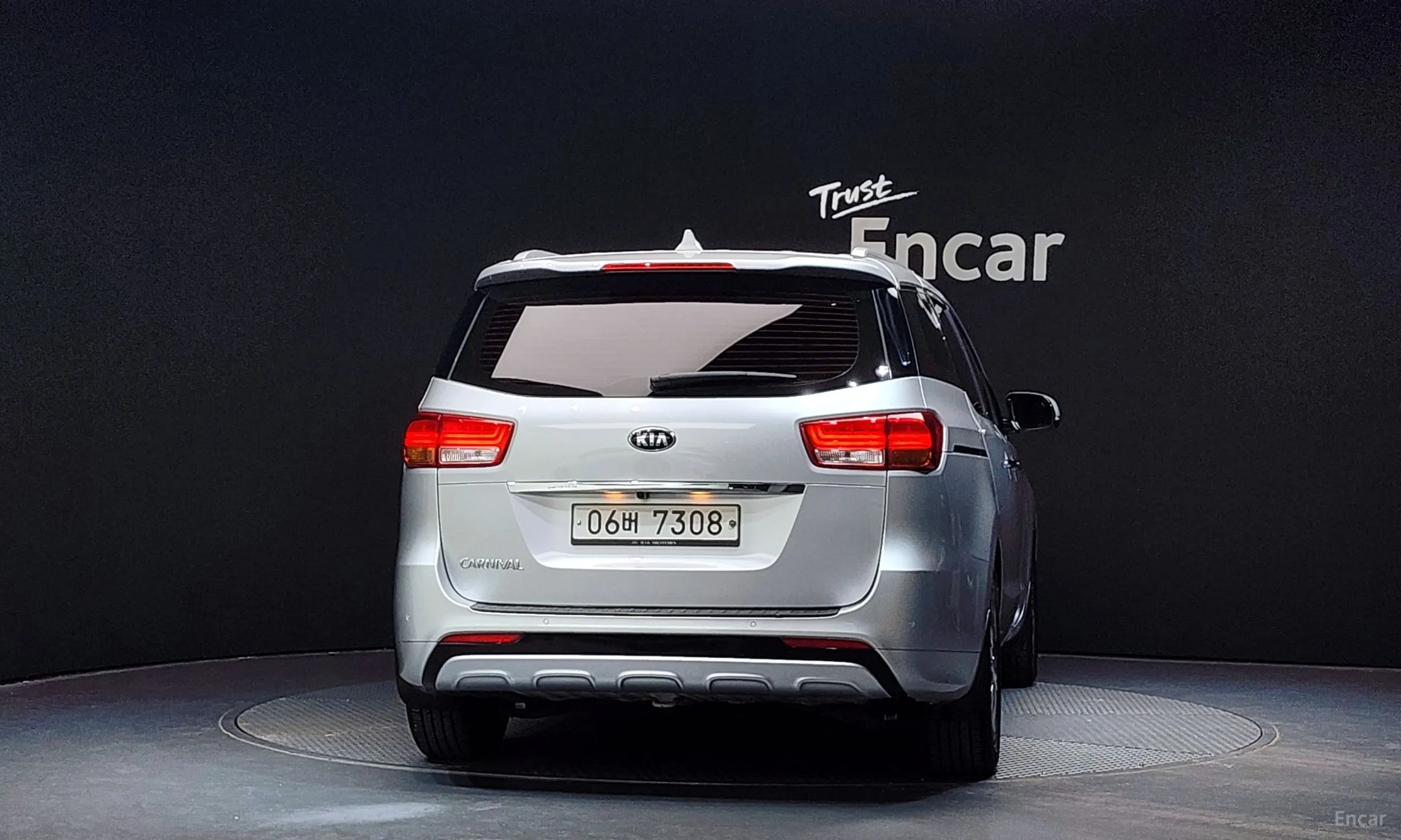 Kia Carnival превью 3
