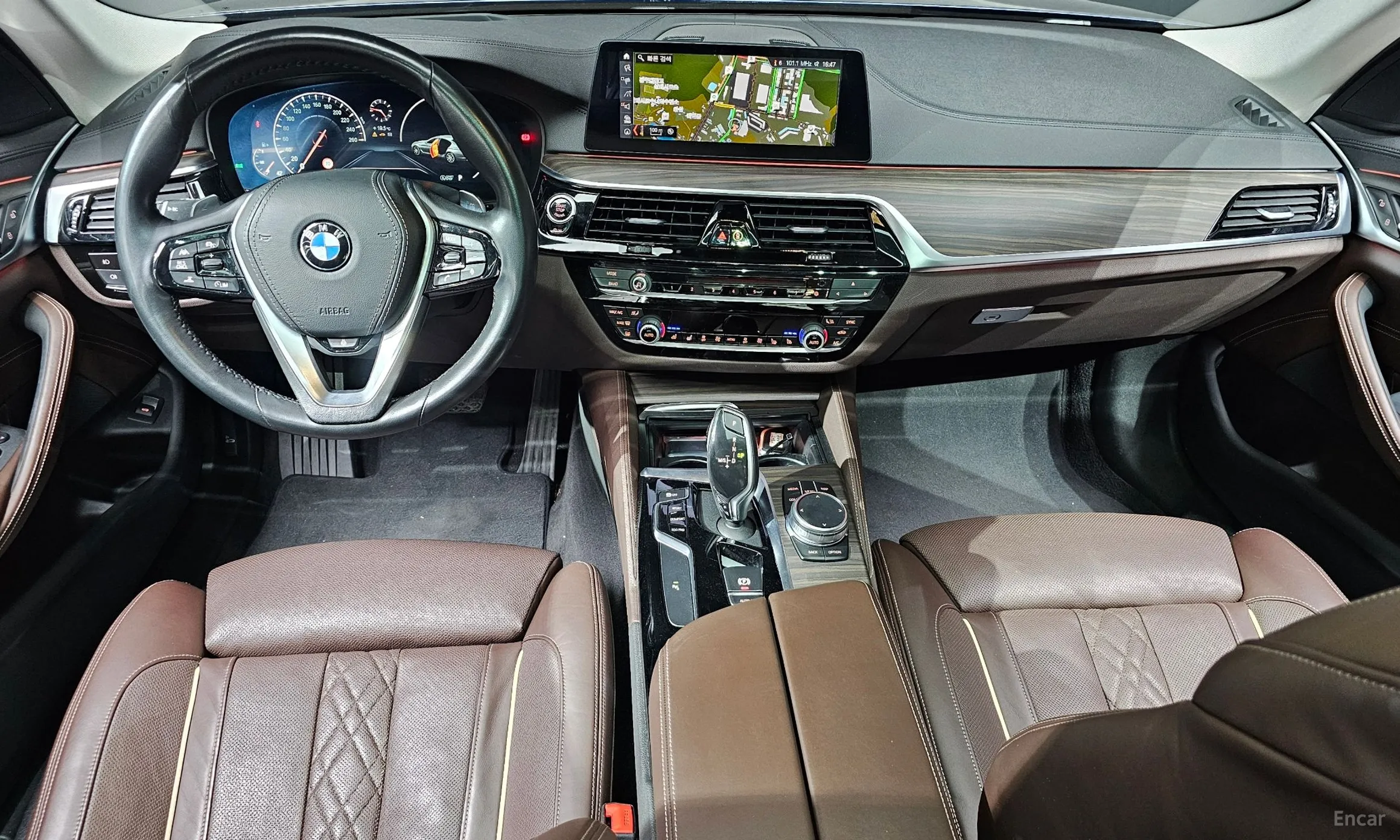 BMW 5 Series (G30) превью 4