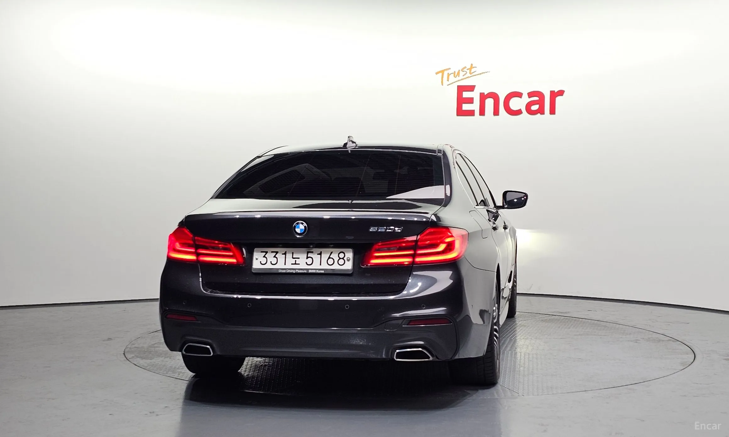 BMW 5 Series (G30) превью 3