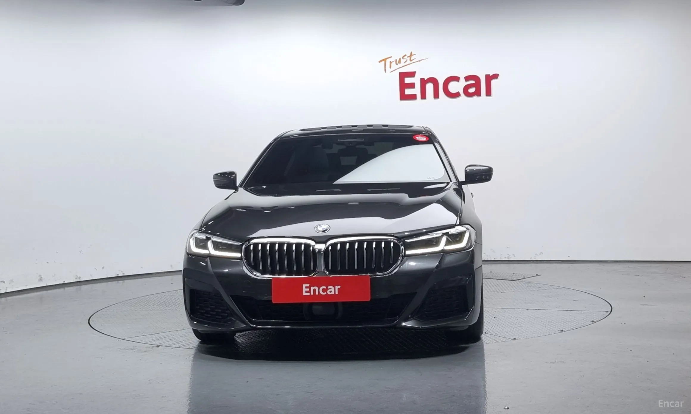 BMW 5 Series (G30) превью 2