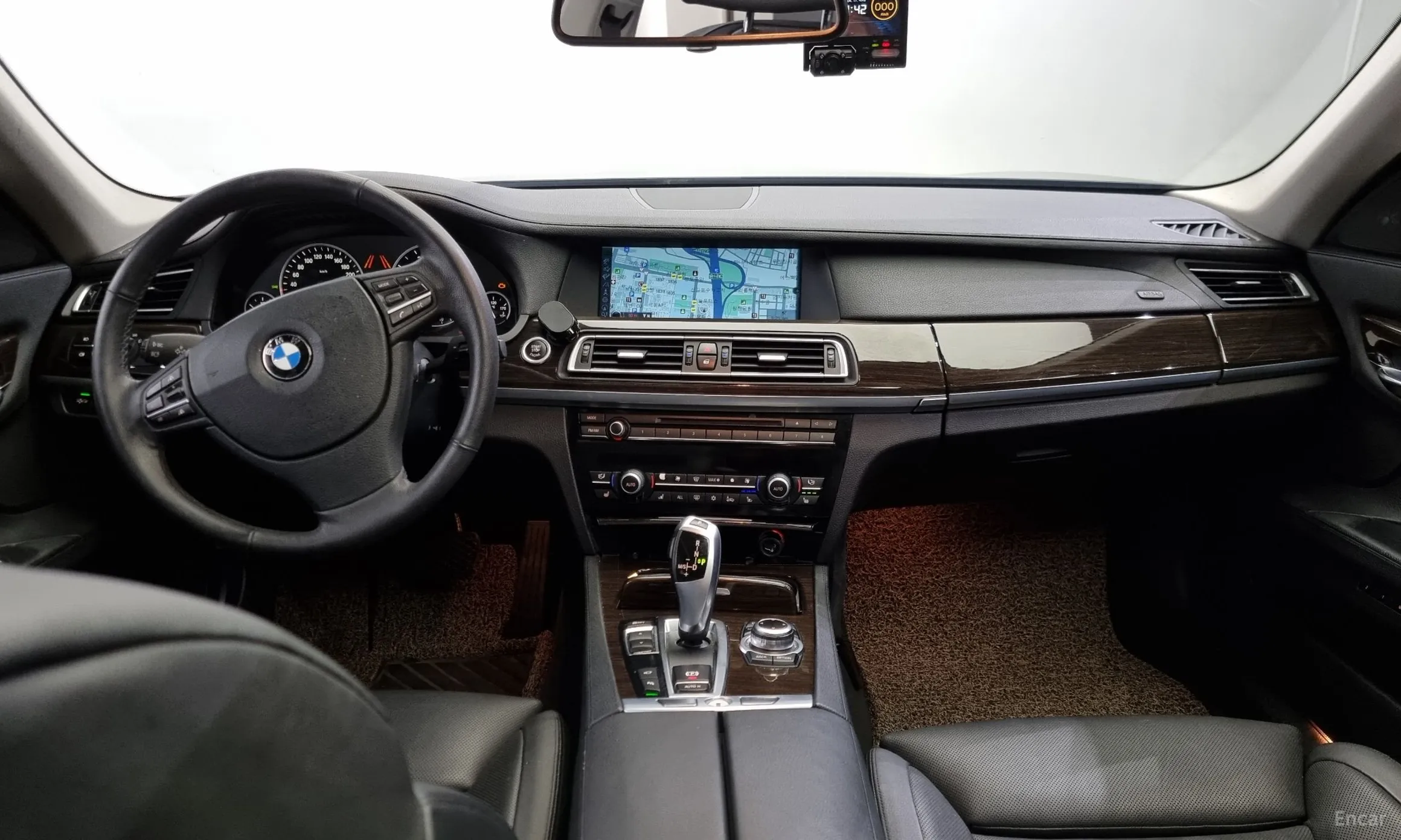BMW 7 Series (F01) превью 4