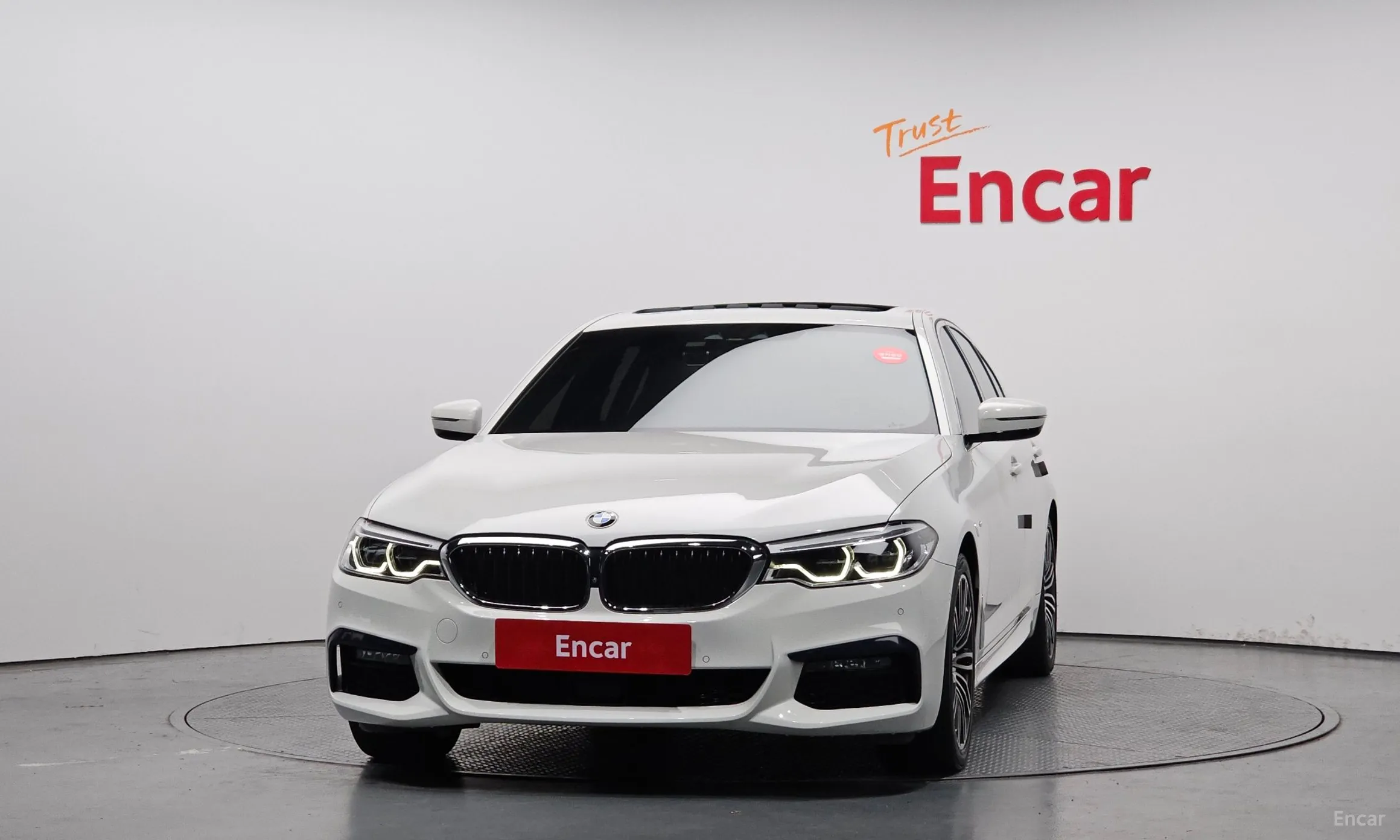 BMW 5 Series (G30) превью 2
