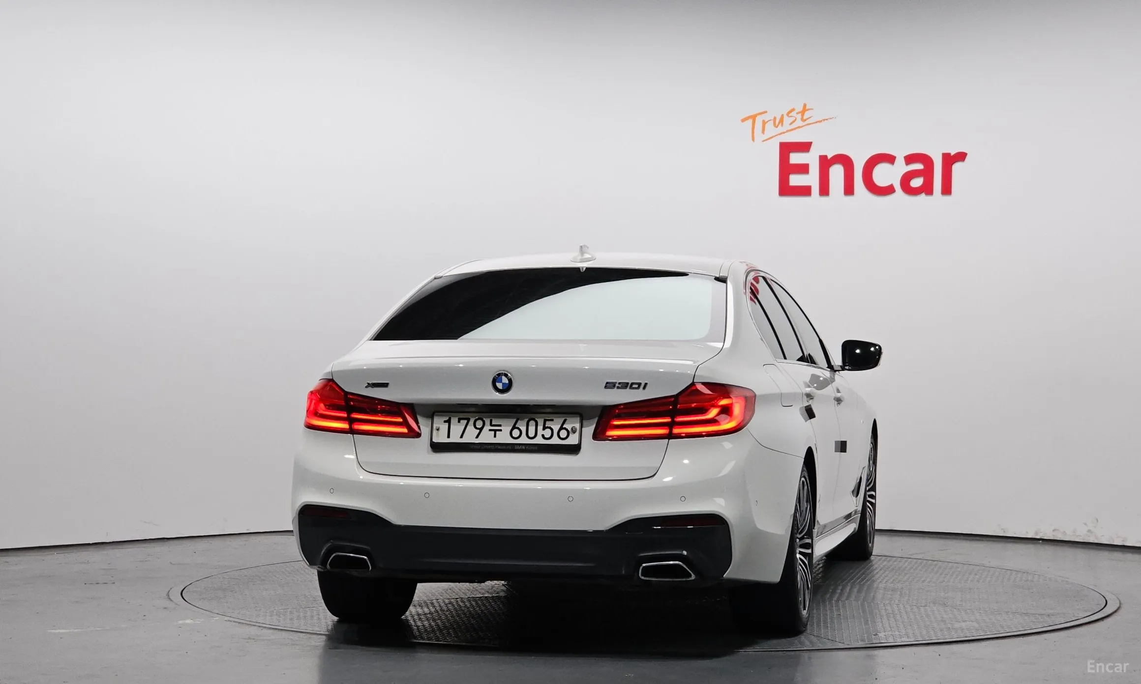 BMW 5 Series (G30) превью 3