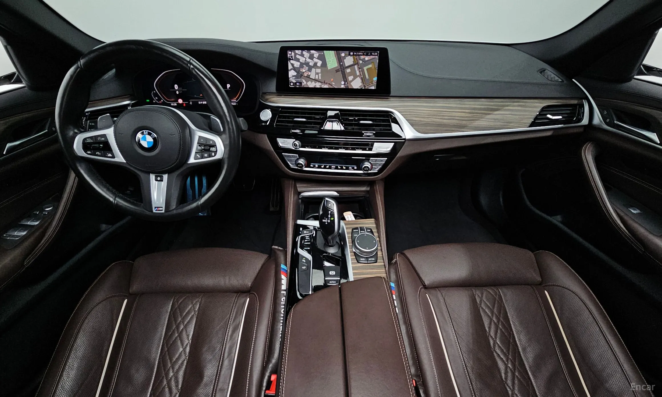 BMW 5 Series (G30) превью 4