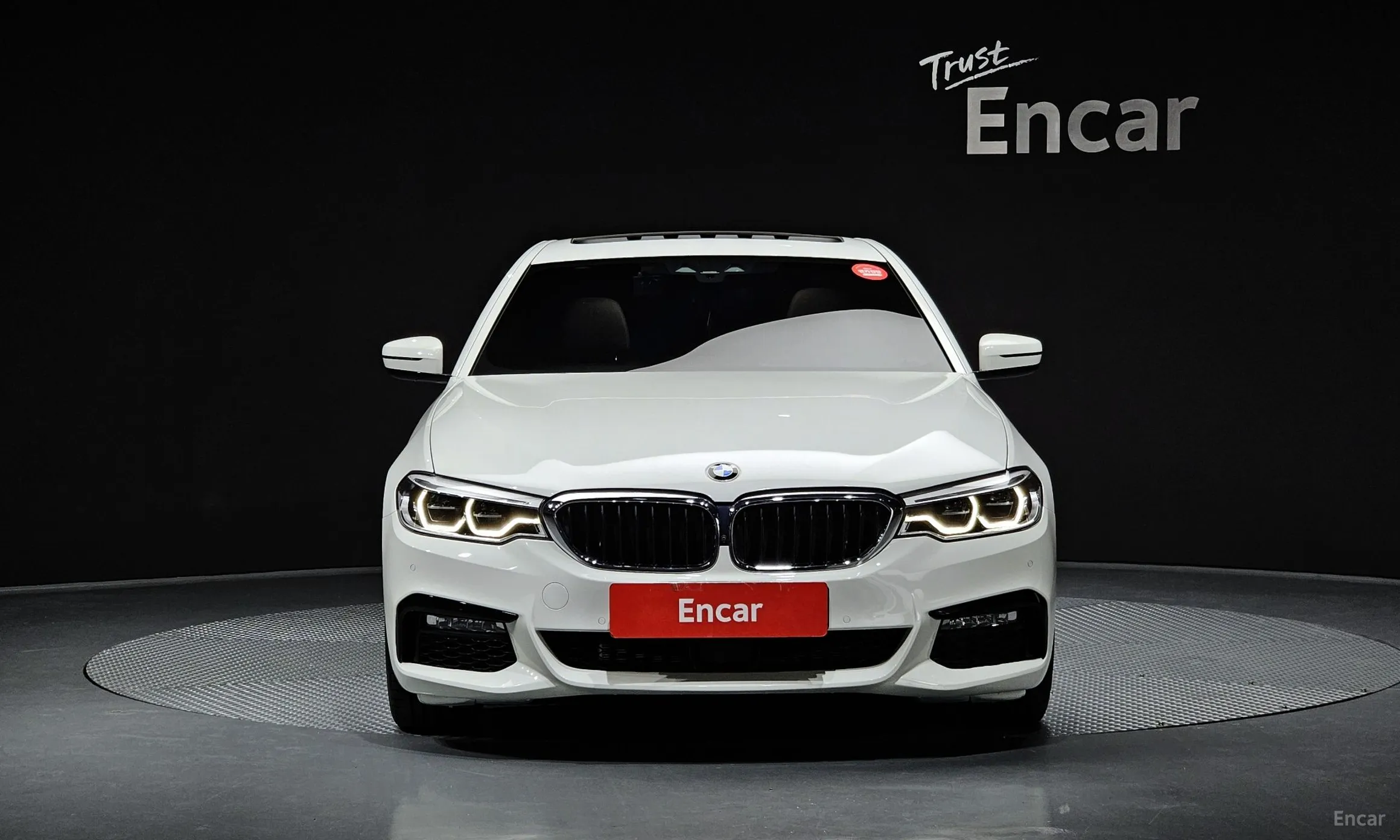 BMW 5 Series (G30) превью 2
